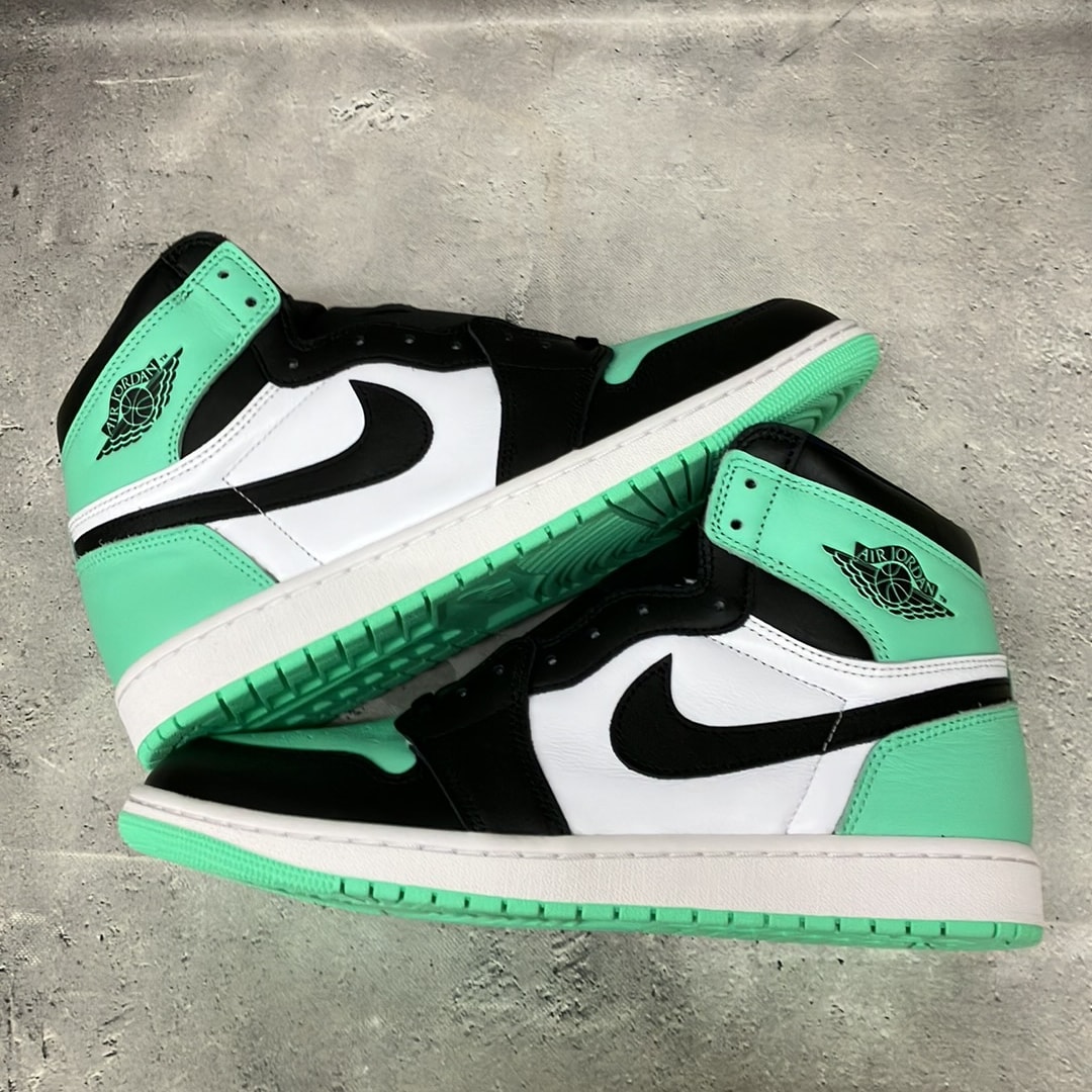 Nike Air Jordan 1 High OG "Green Glow"