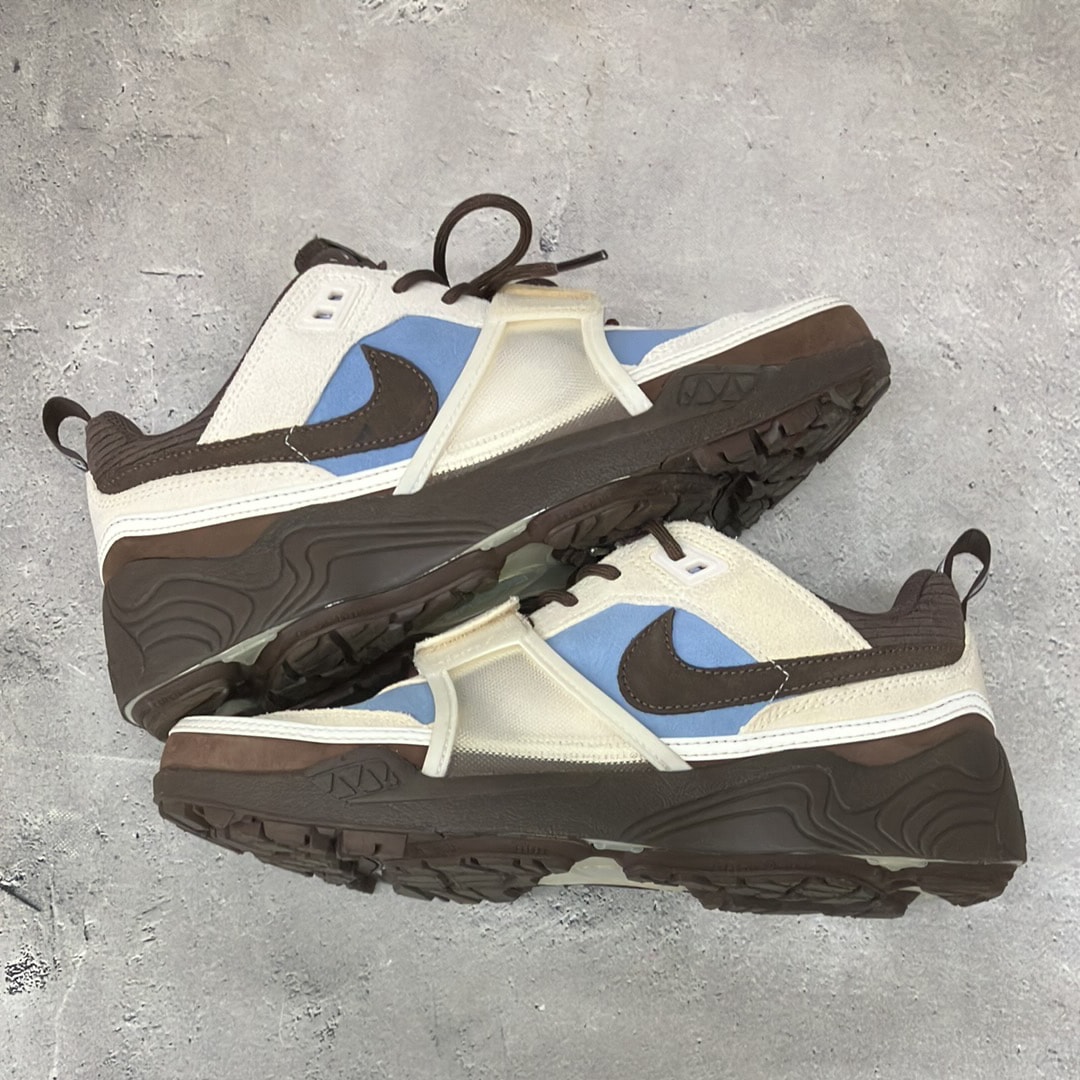 Travis Scott × Nike Zoom Field Jaxx "Pale Ivory and Leche Blue"
