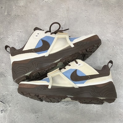 Travis Scott × Nike Zoom Field Jaxx "Pale Ivory and Leche Blue"