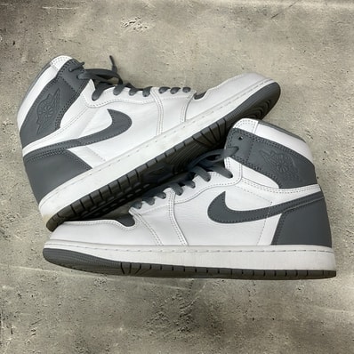 Nike Air Jordan 1 High OG "Stealth"