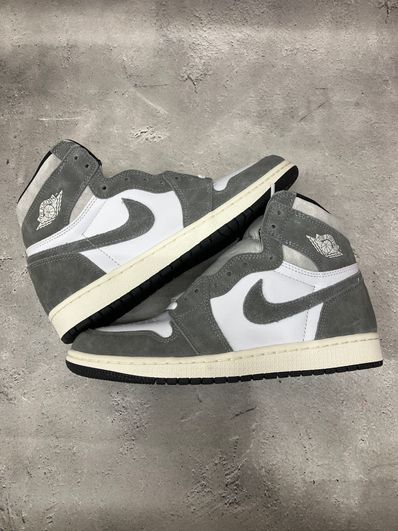 Nike Air Jordan 1 Retro High OG "Black and Smoke Grey"