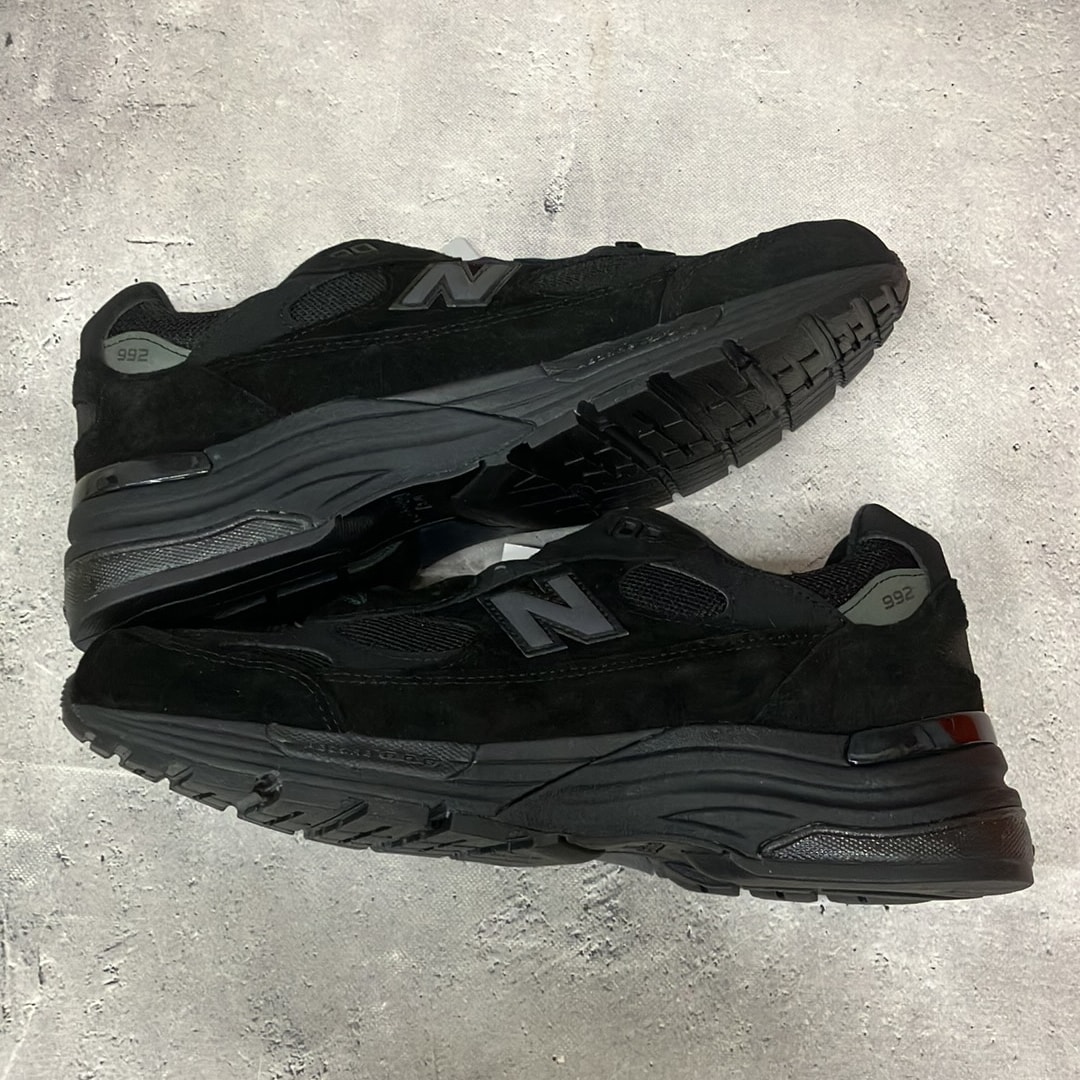 New Balance 992 "Triple Black" (2025/2026)