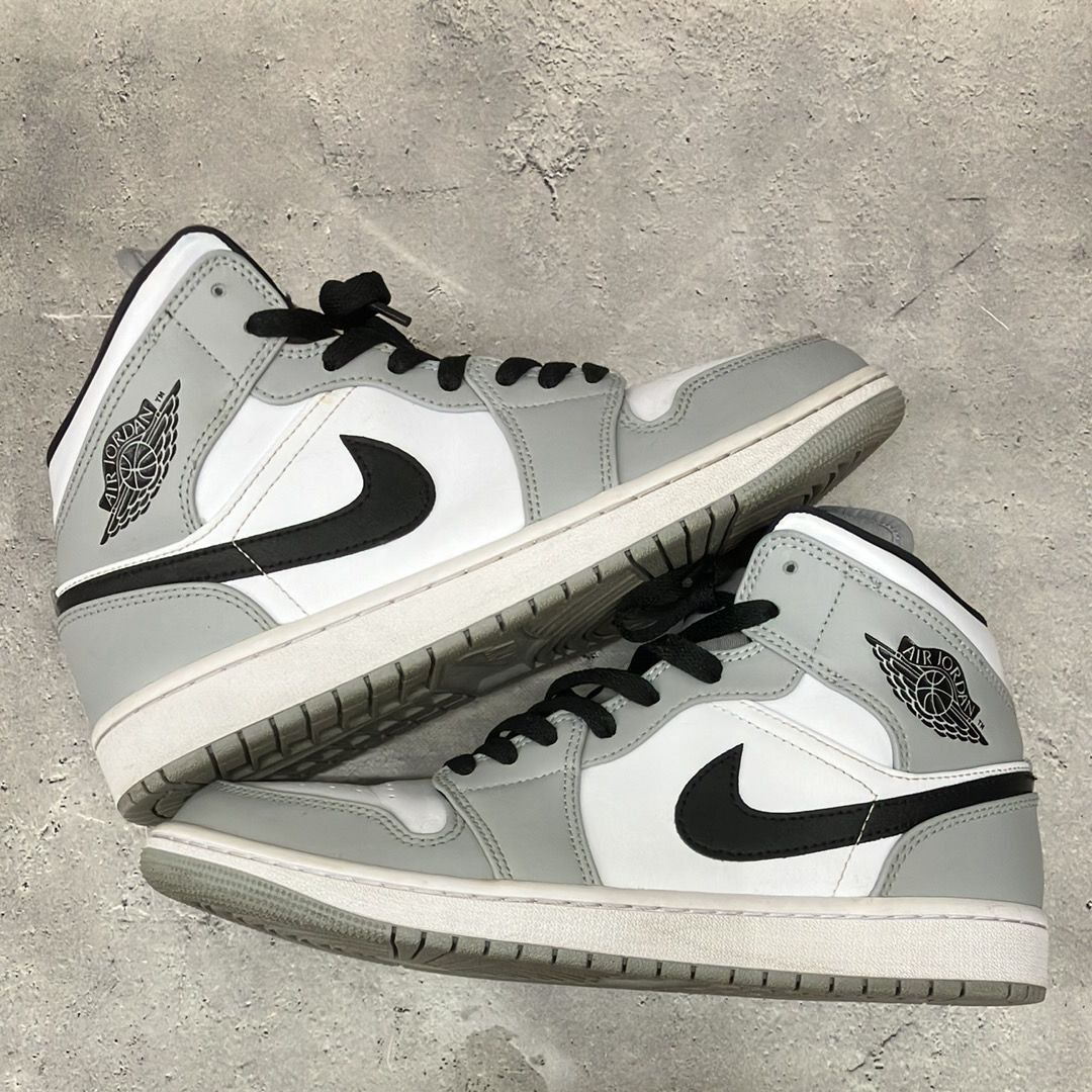Nike Air Jordan 1 Mid "Light Smoke Grey/White/Black"