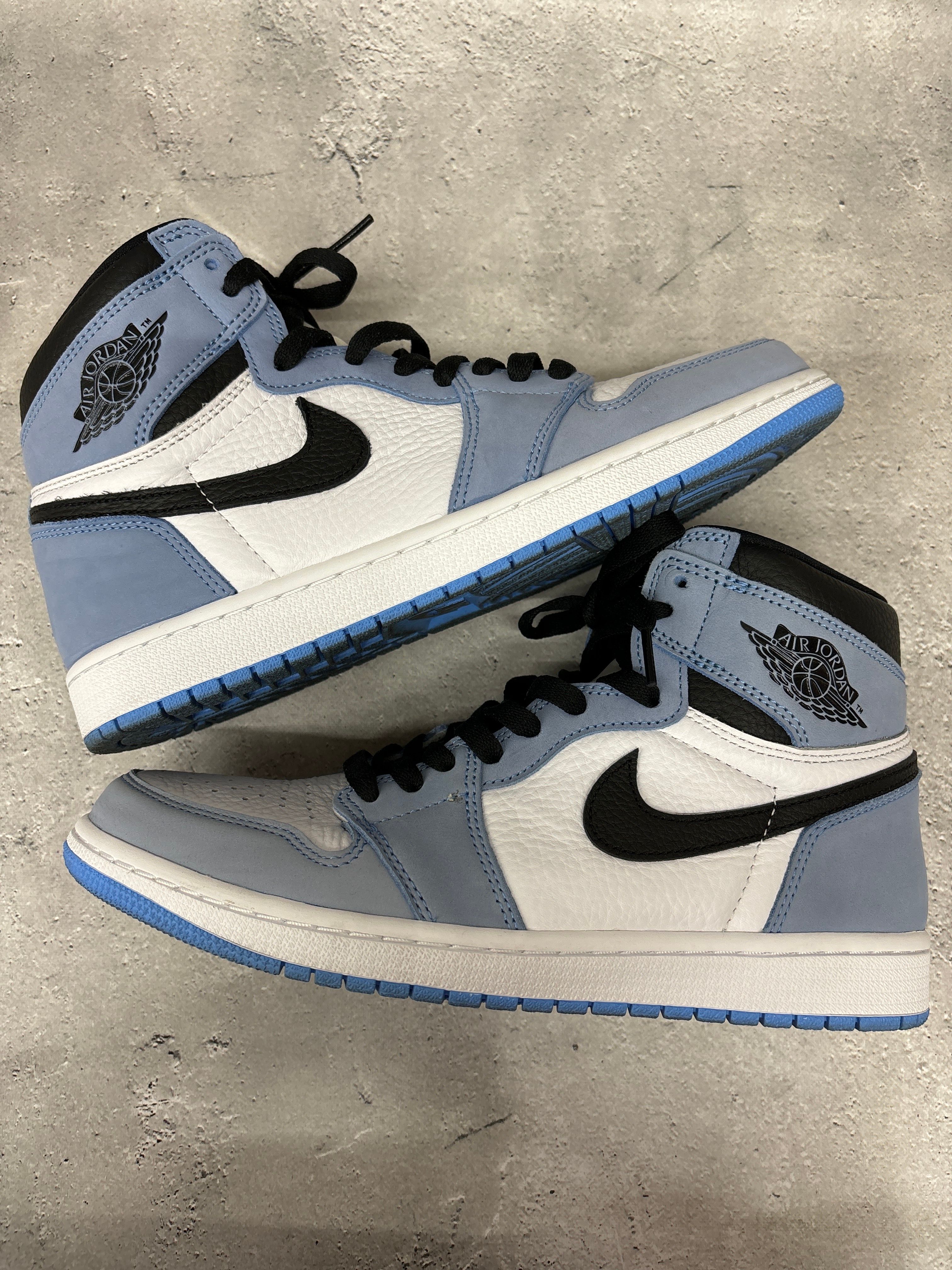 Nike Air Jordan 1 High OG "University Blue"
