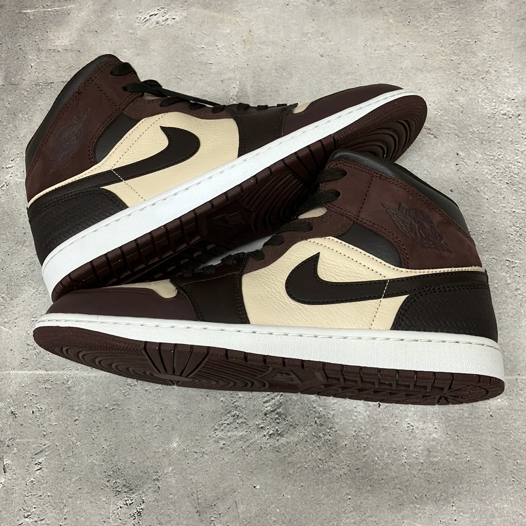 Nike Air Jordan 1 Mid SE "Paris YMCA"
