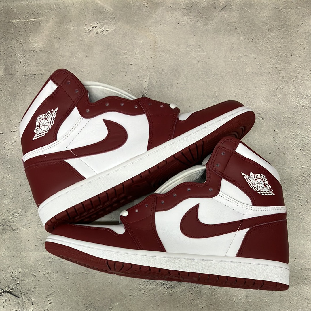 Nike Air Jordan 1 Retro High OG "Artisanal Red"