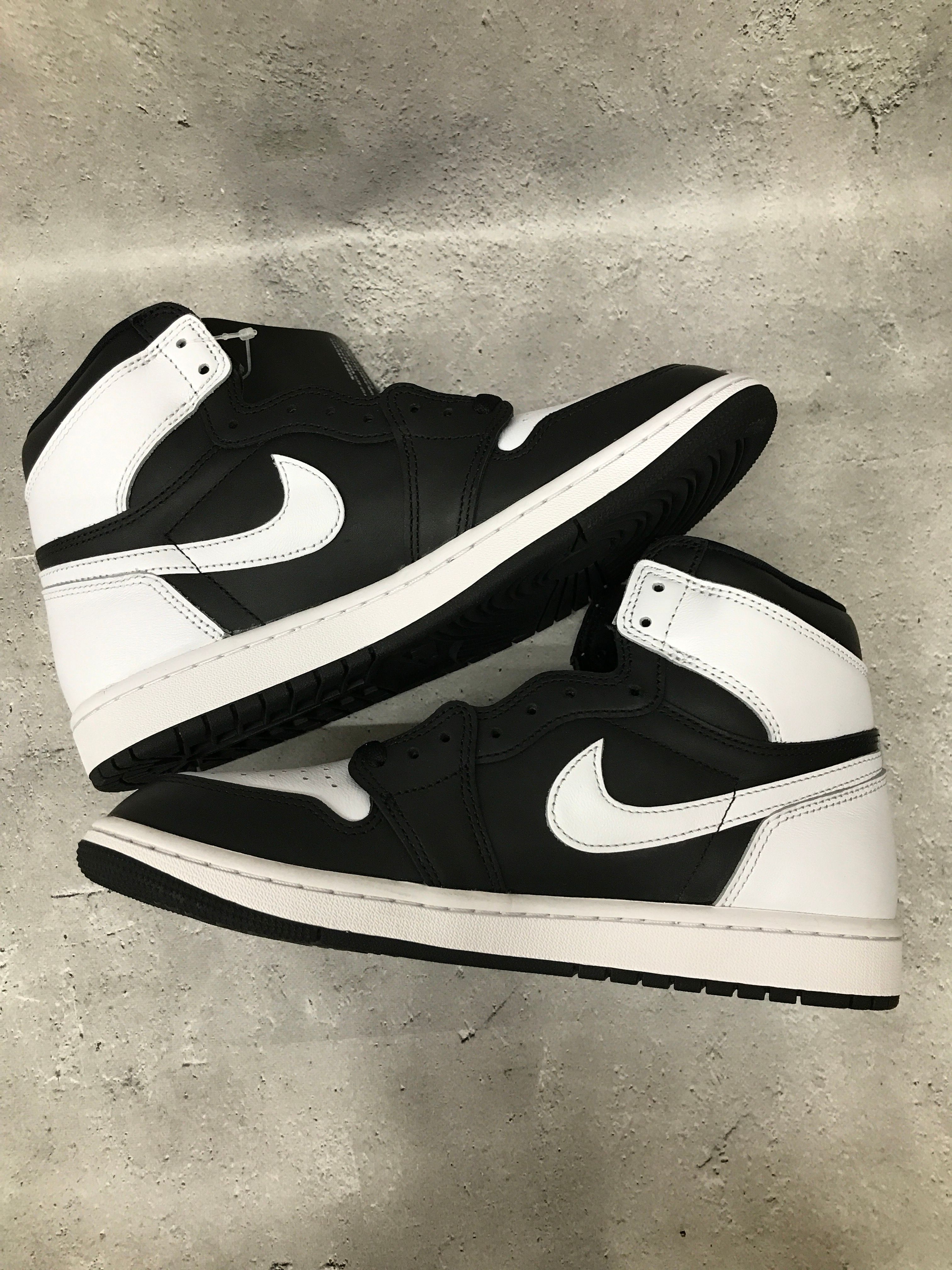 Nike Air Jordan 1 Retro High OG "Black/White"