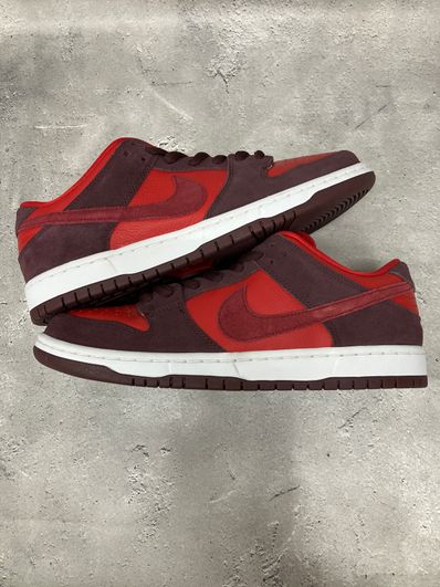 Nike SB Dunk Low "Cherry"
