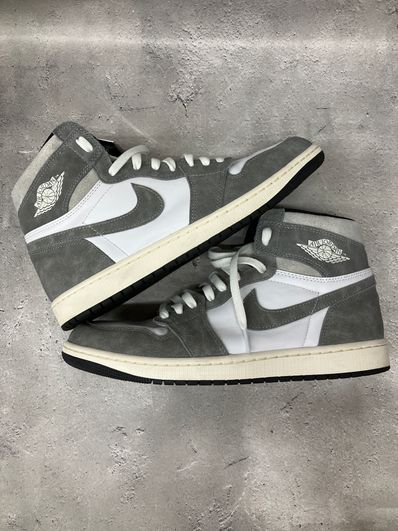 Nike Air Jordan 1 Retro High OG "Black and Smoke Grey"