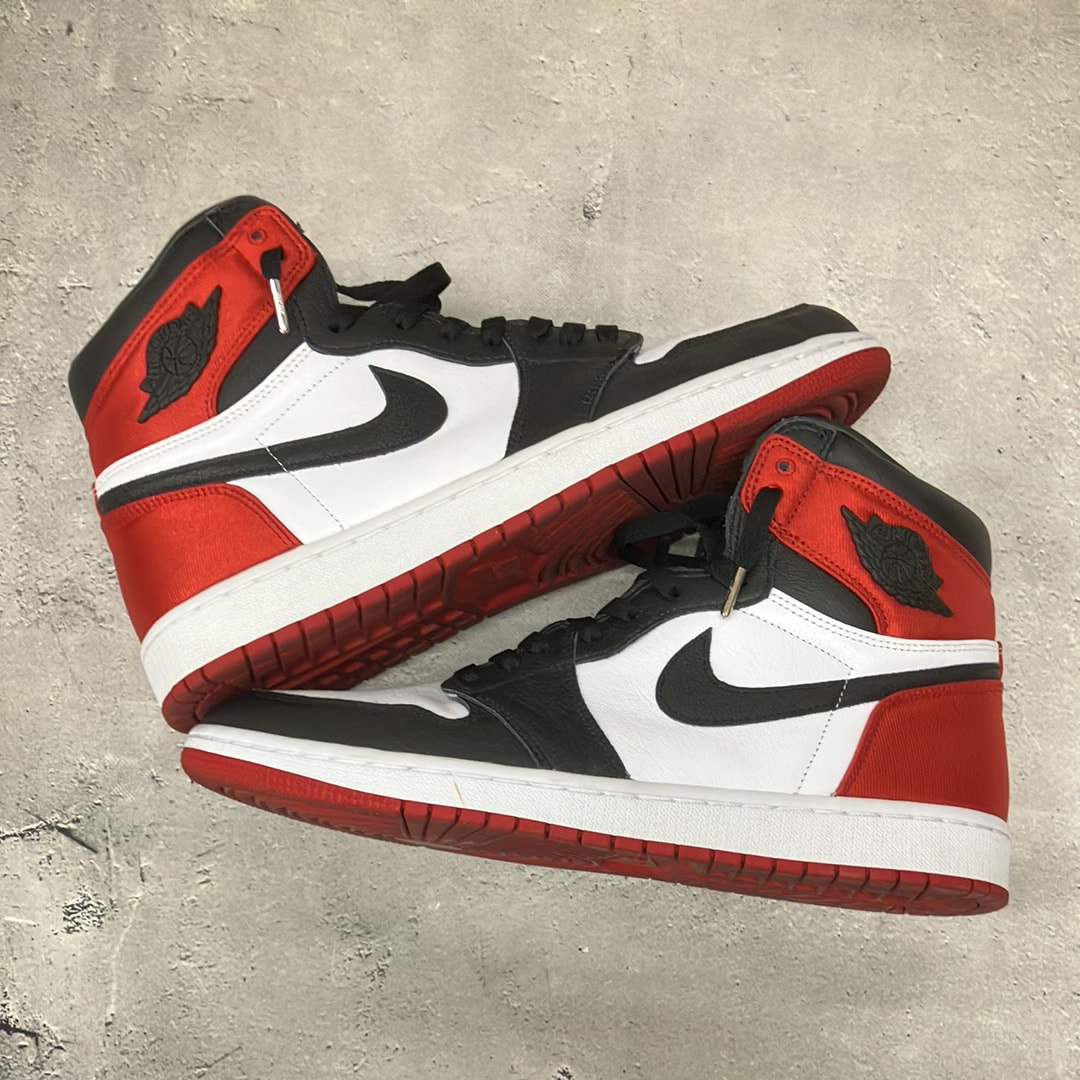Nike Women's Air Jordan 1 Retro High "Satin Black Toe"