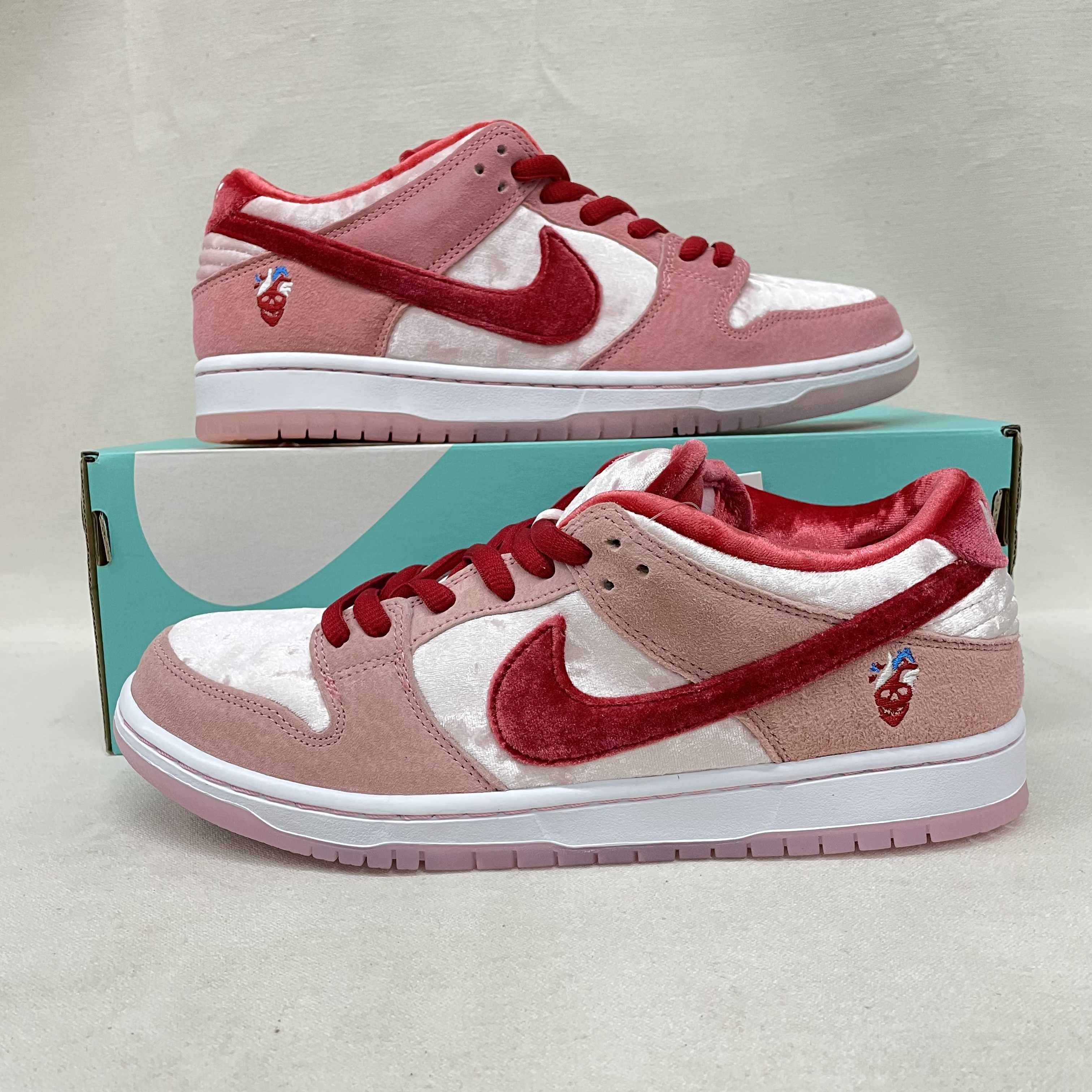 Strangelove × Nike SB Dunk Low "Valentine’s Day"