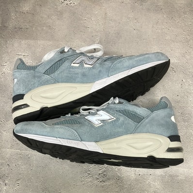 KITH × New Balance 990V2 "Storm Blue"