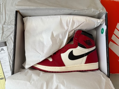 Nike Air Jordan 1 High OG "Lost & Found/Chicago"
