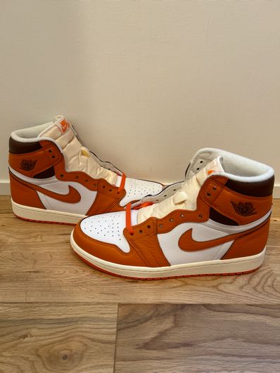 Nike Women's Air Jordan 1 High OG "Starfish"