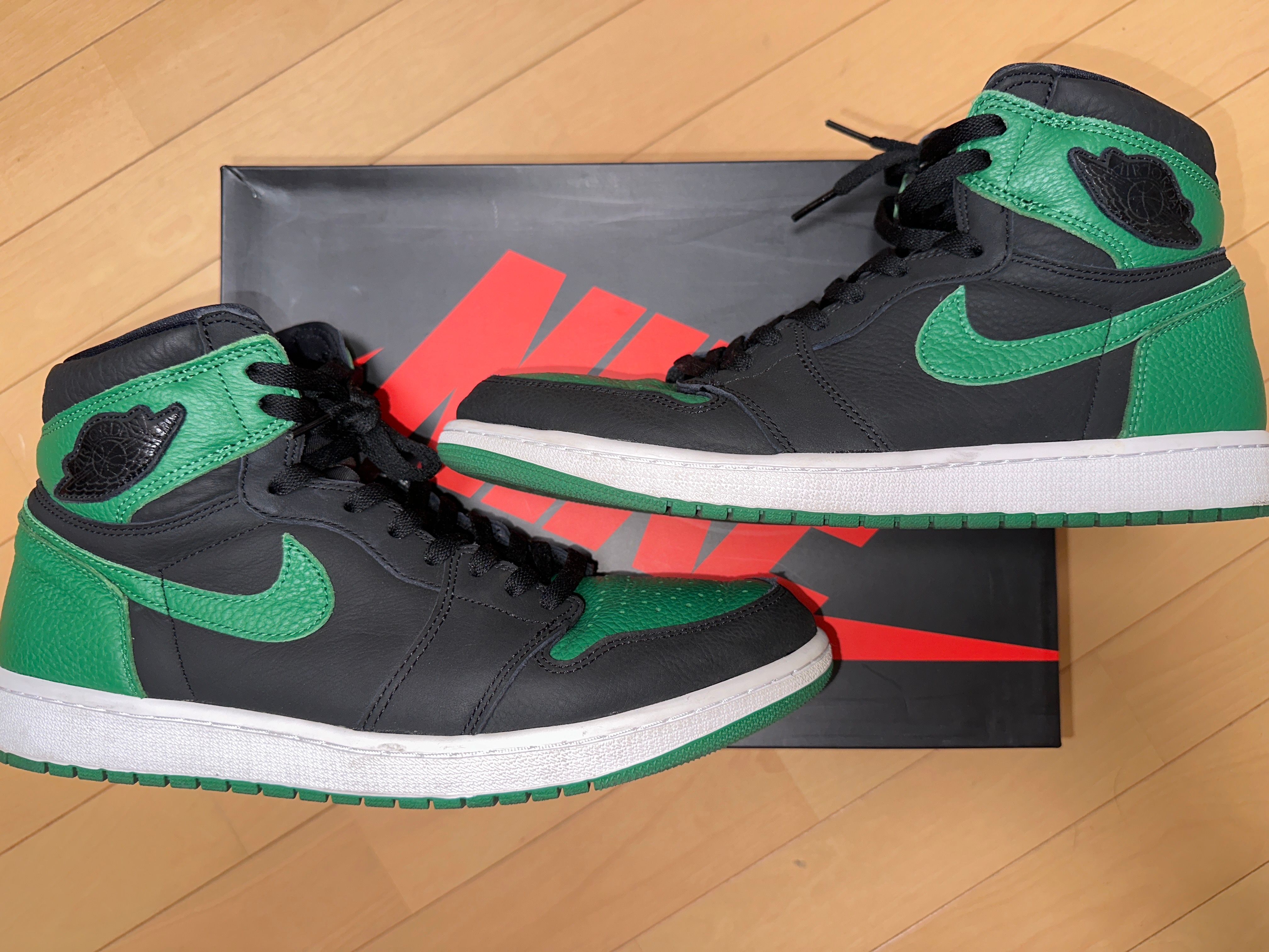 Nike Air Jordan 1 Retro High OG "Black/Pine Green" (2020)