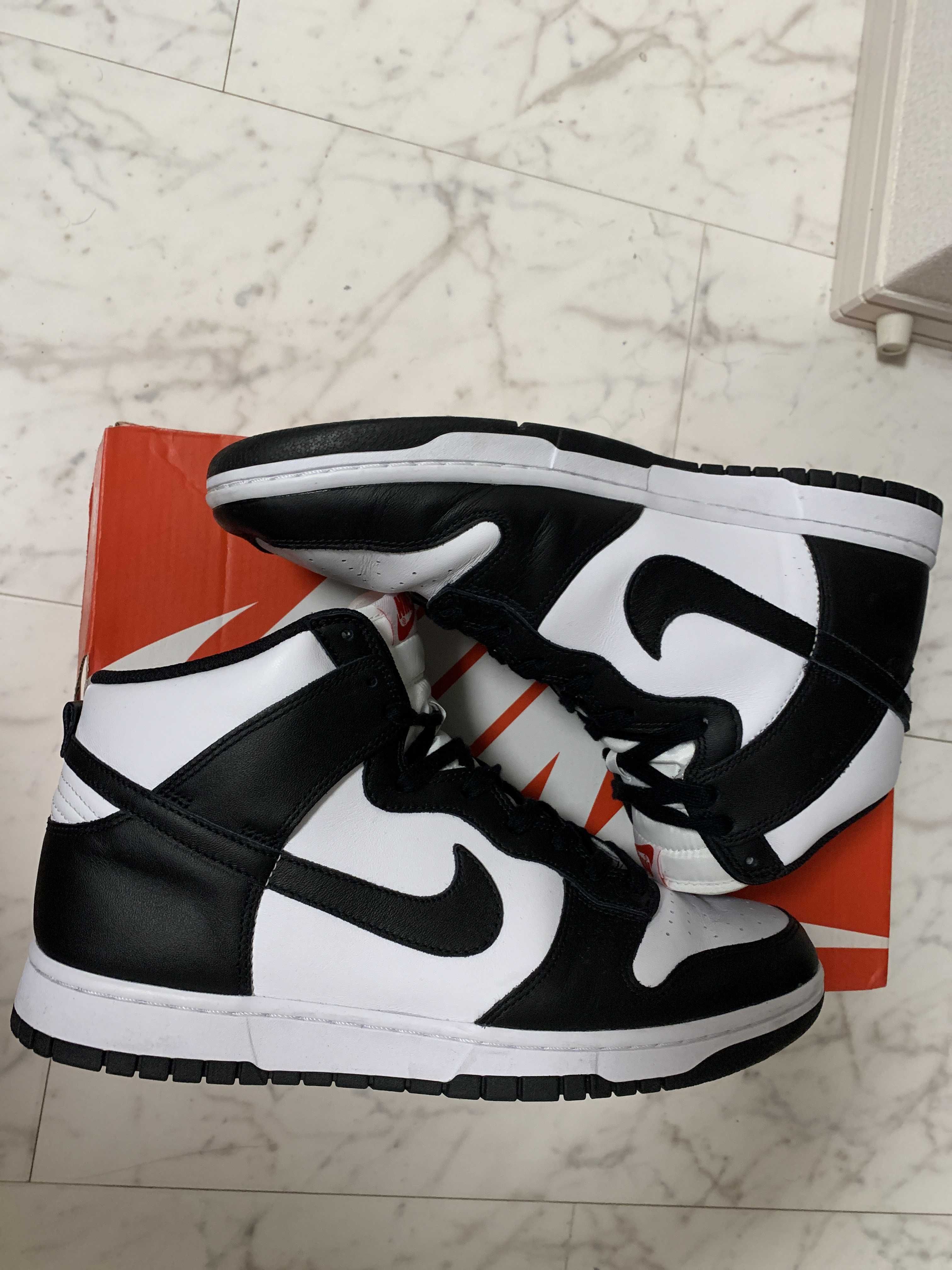 Nike Dunk High "Black and White"