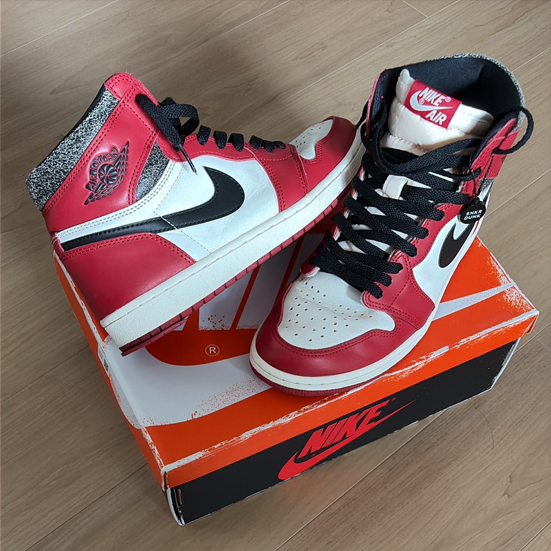 Nike Air Jordan 1 High OG "Lost & Found/Chicago"