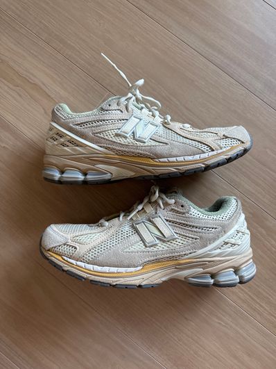 AURALEE × New Balance 1906R "Beige"