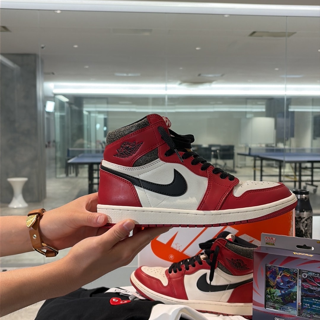 Nike Air Jordan 1 High OG "Lost & Found/Chicago"