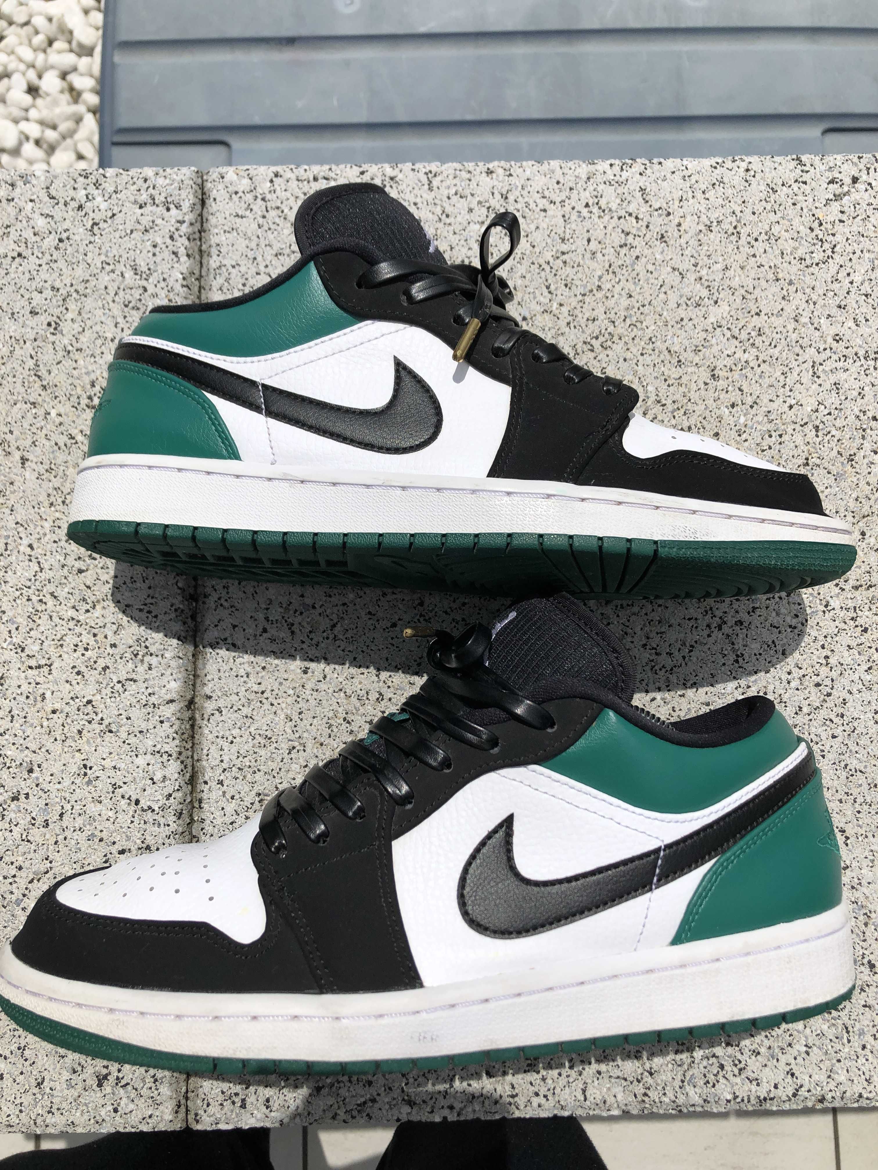 Nike Air Jordan 1 Low "White Black Mystic Green"