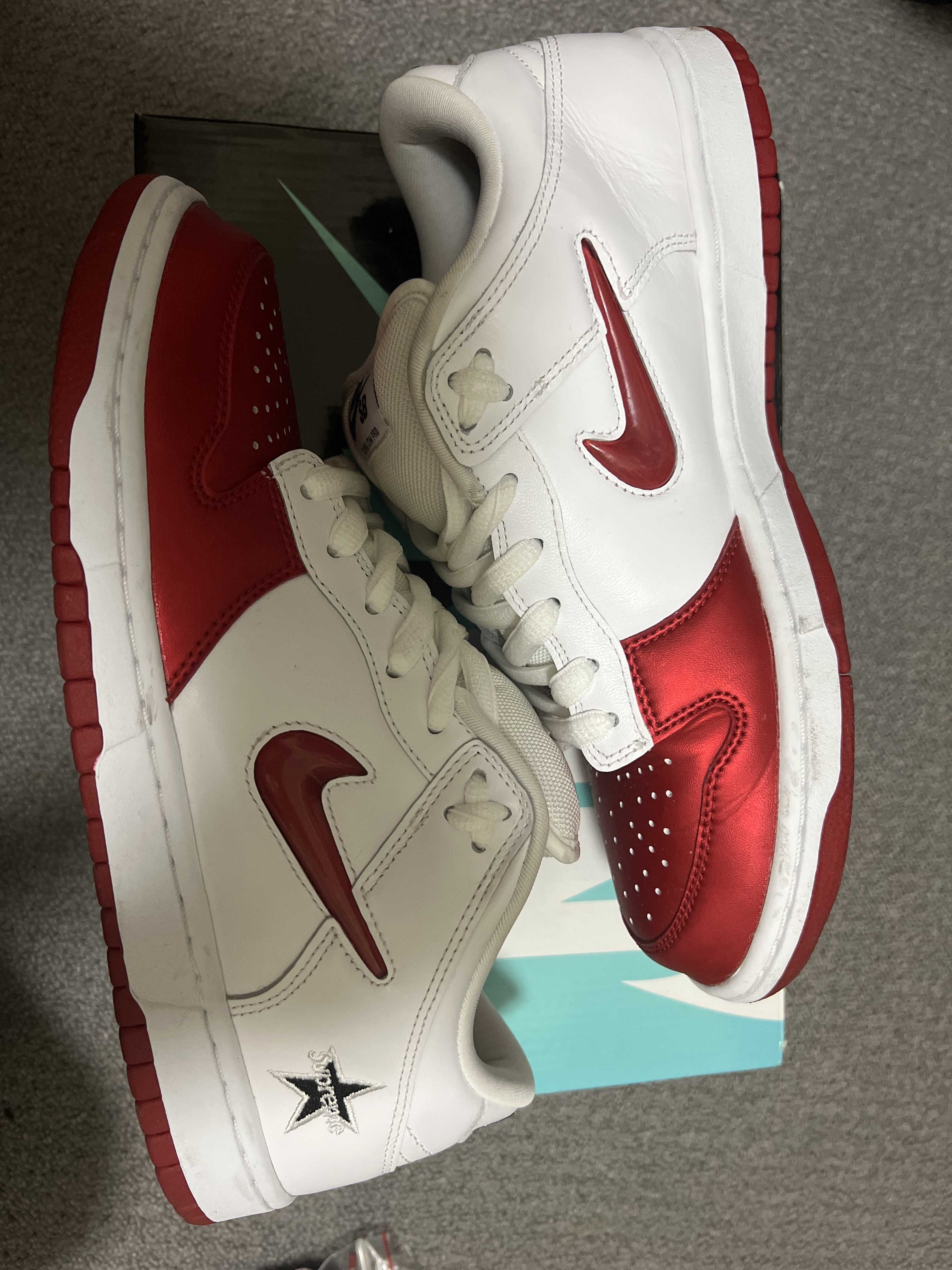 Supreme × Nike Dunk Low "Varsity Red/White"