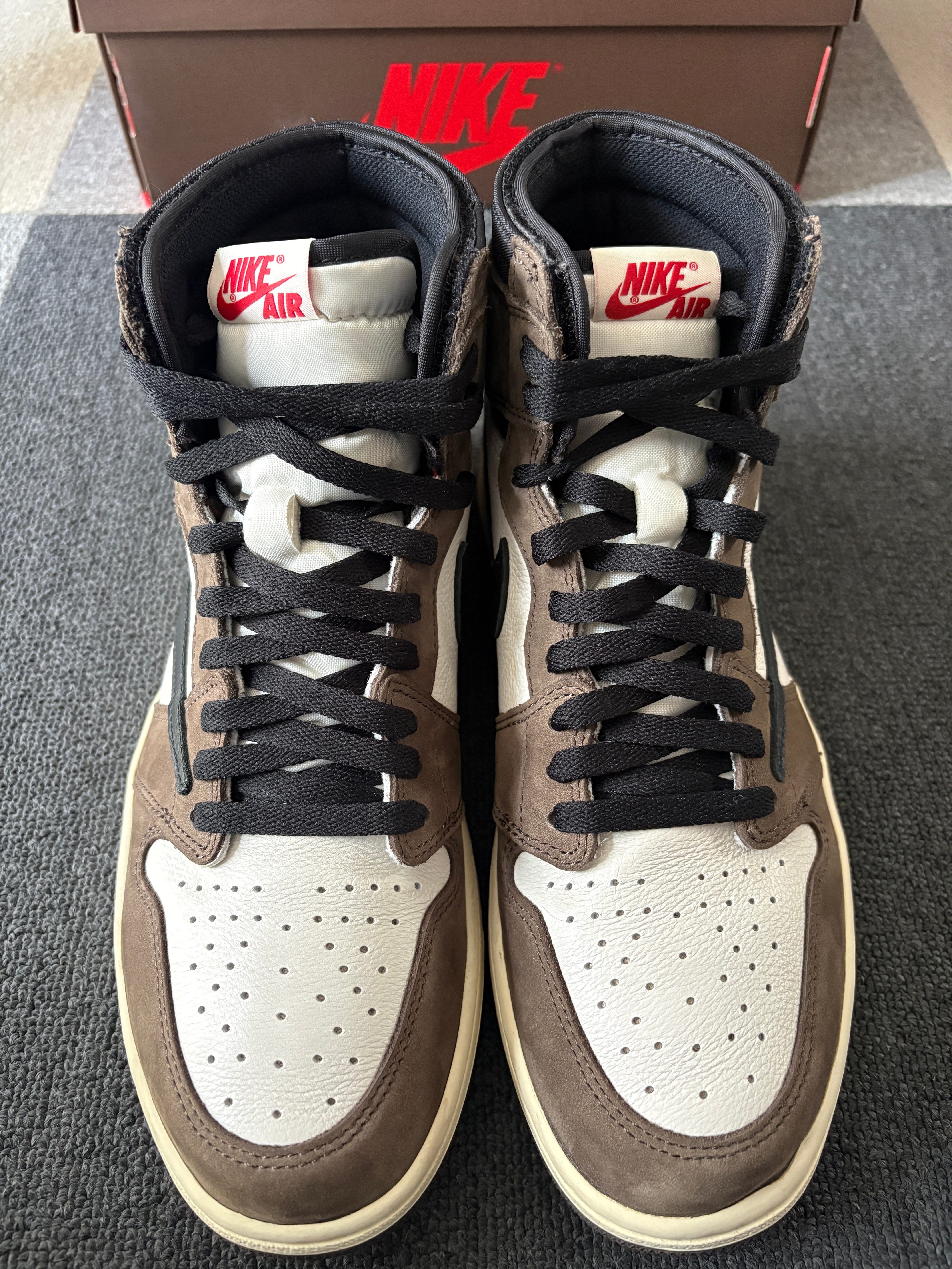 Travis Scott × Nike Air Jordan 1 Retro High OG TS SP "Sail/Dark Mocha"