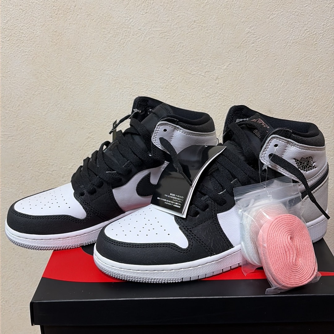 Nike GS Air Jordan 1 High OG "Bleached Coral"