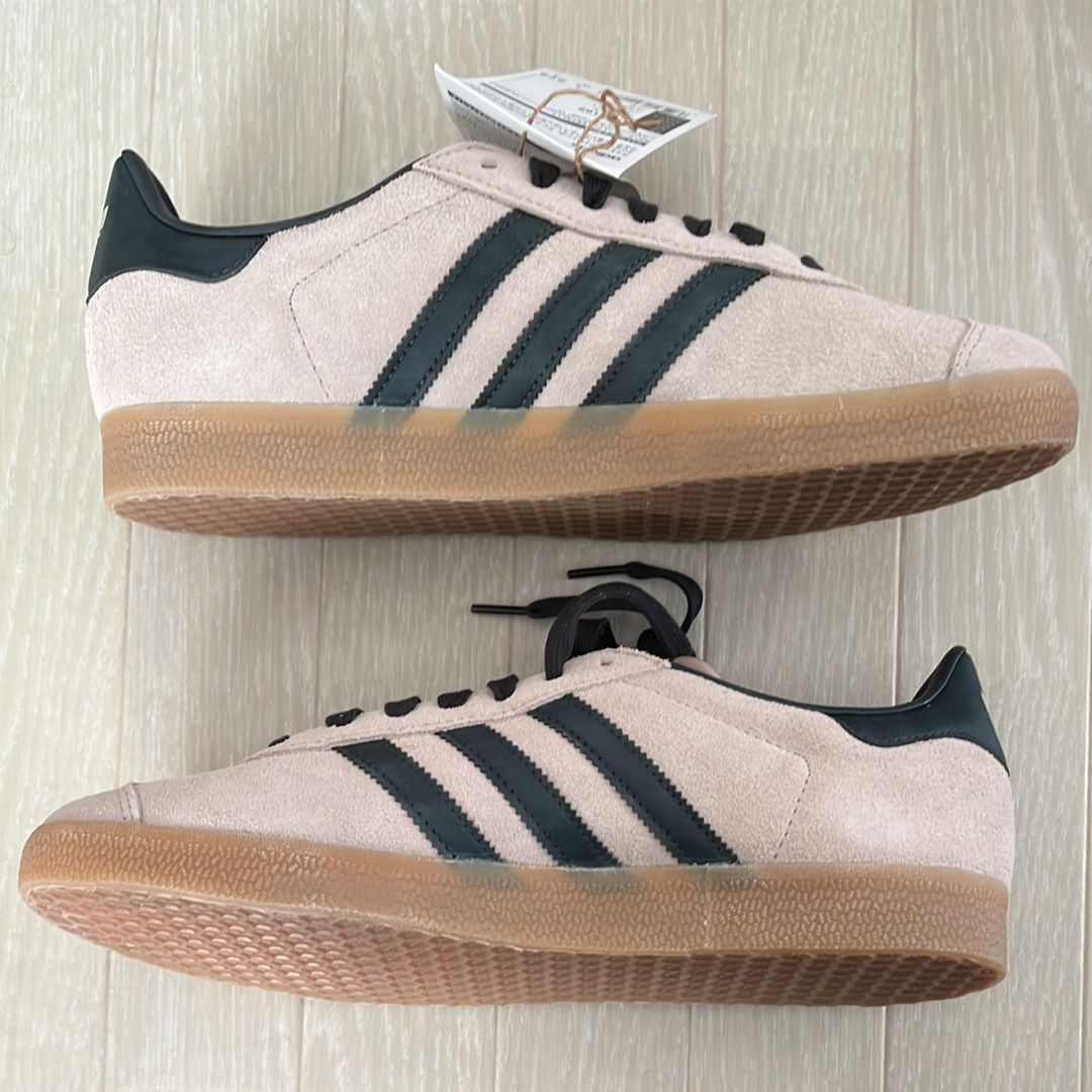 adidas Gazelle "Wonder Taupe/Night Indigo/Gum"