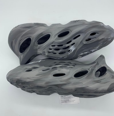 adidas YEEZY Foam Runner "MX Granite"