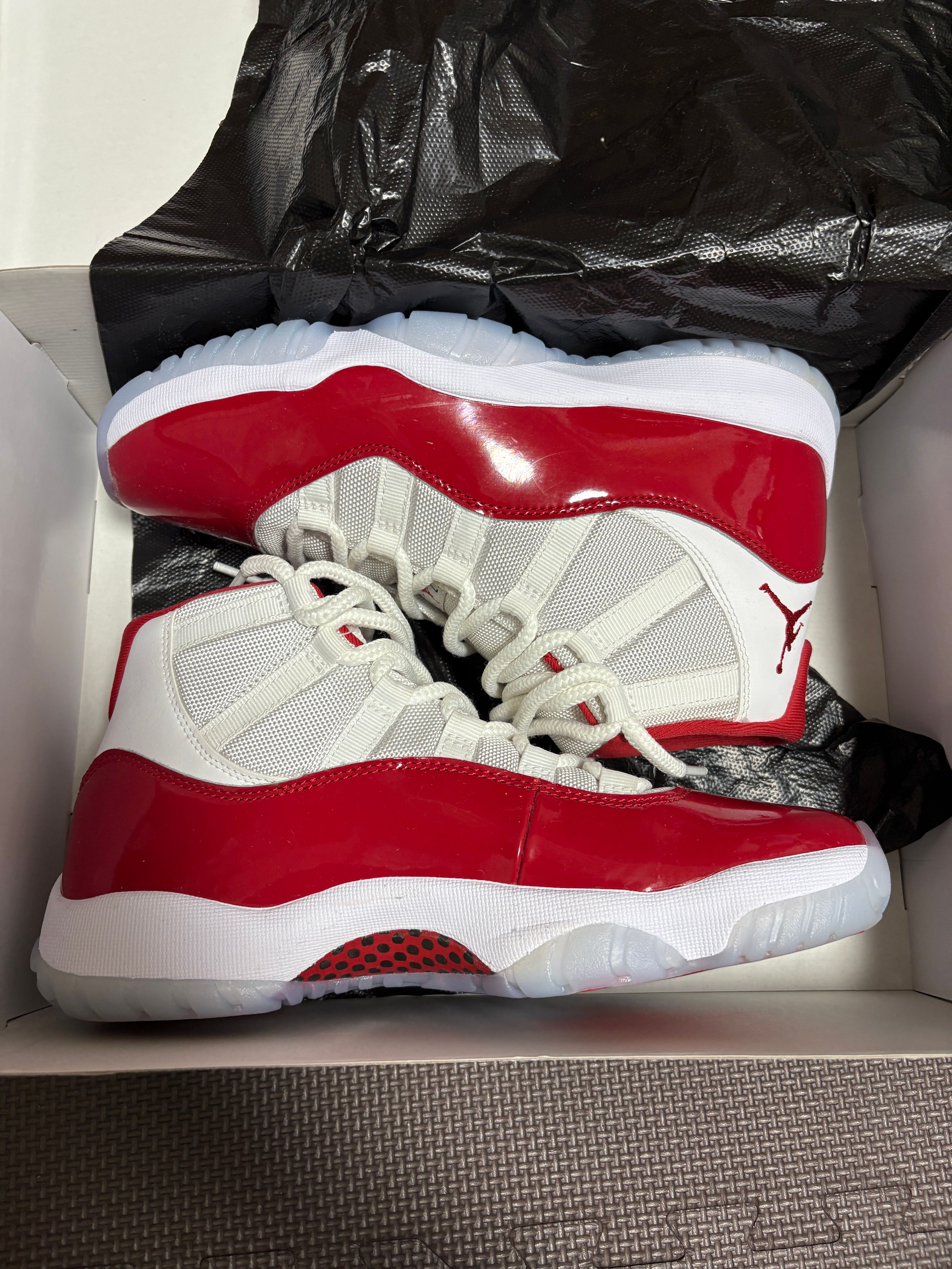 Nike Air Jordan 11 "Varsity Red"