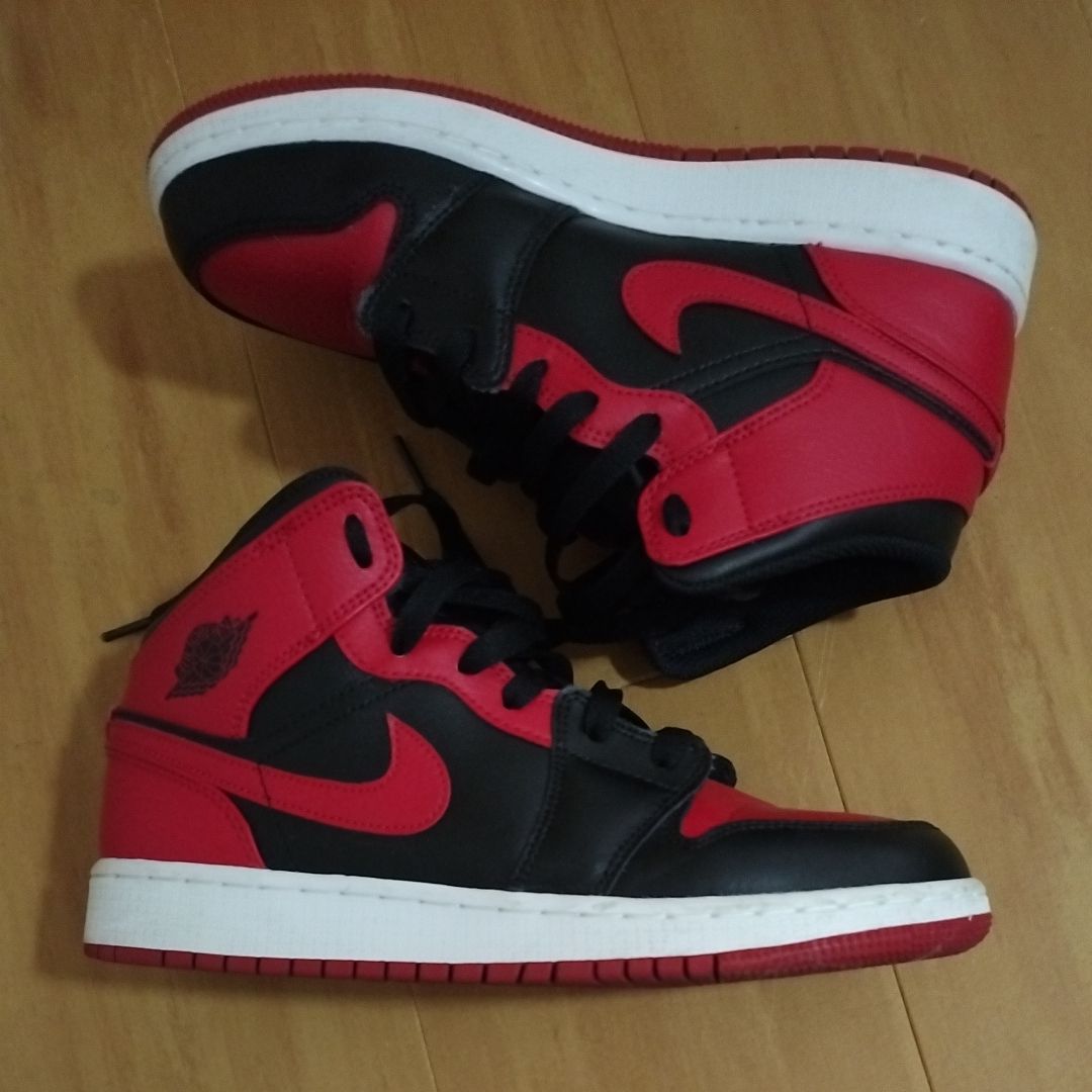 Nike Air Jordan 1 Mid "Bred"