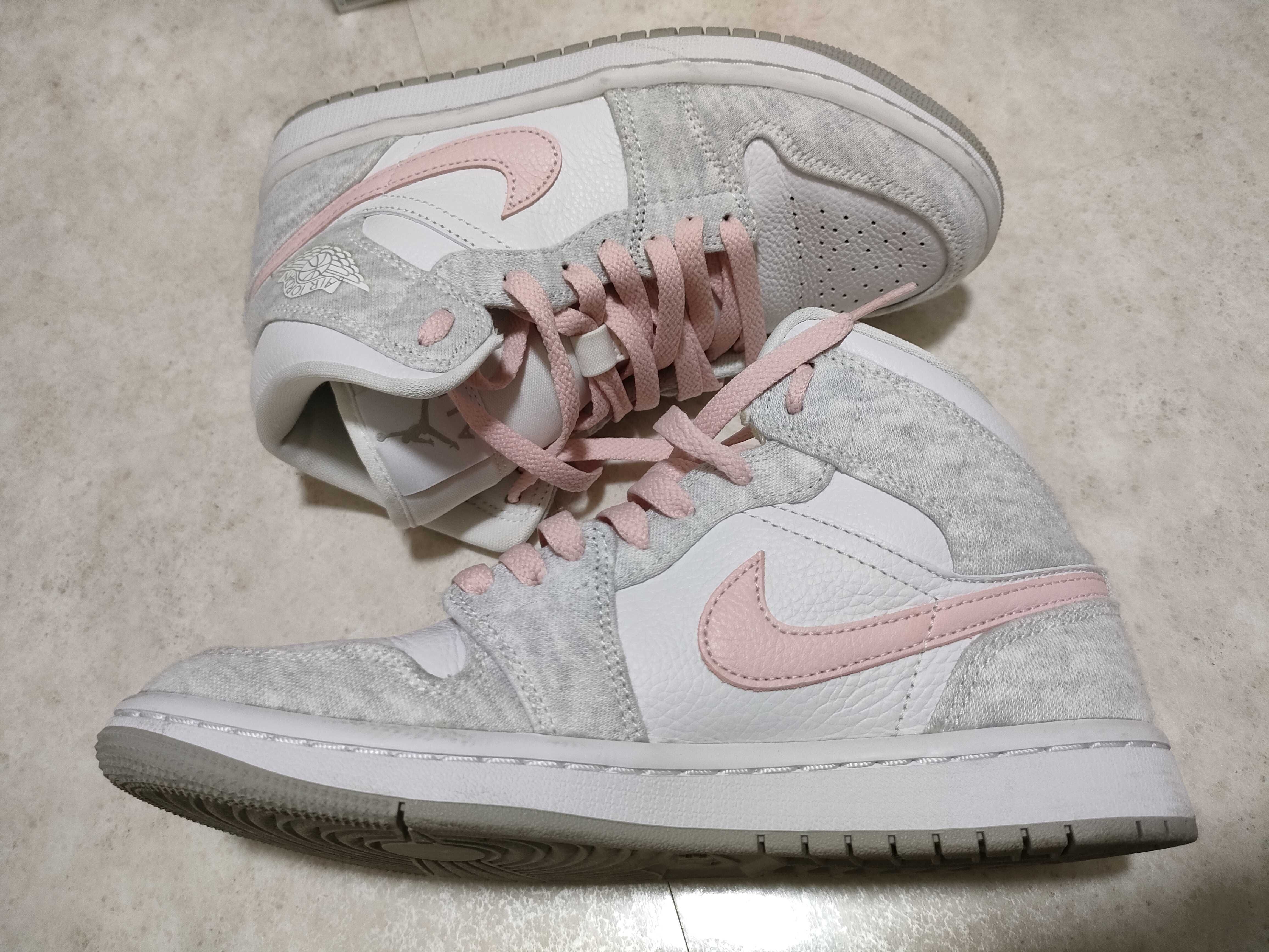 Nike Women's Air Jordan 1 Mid SE "Light Iron Ore"