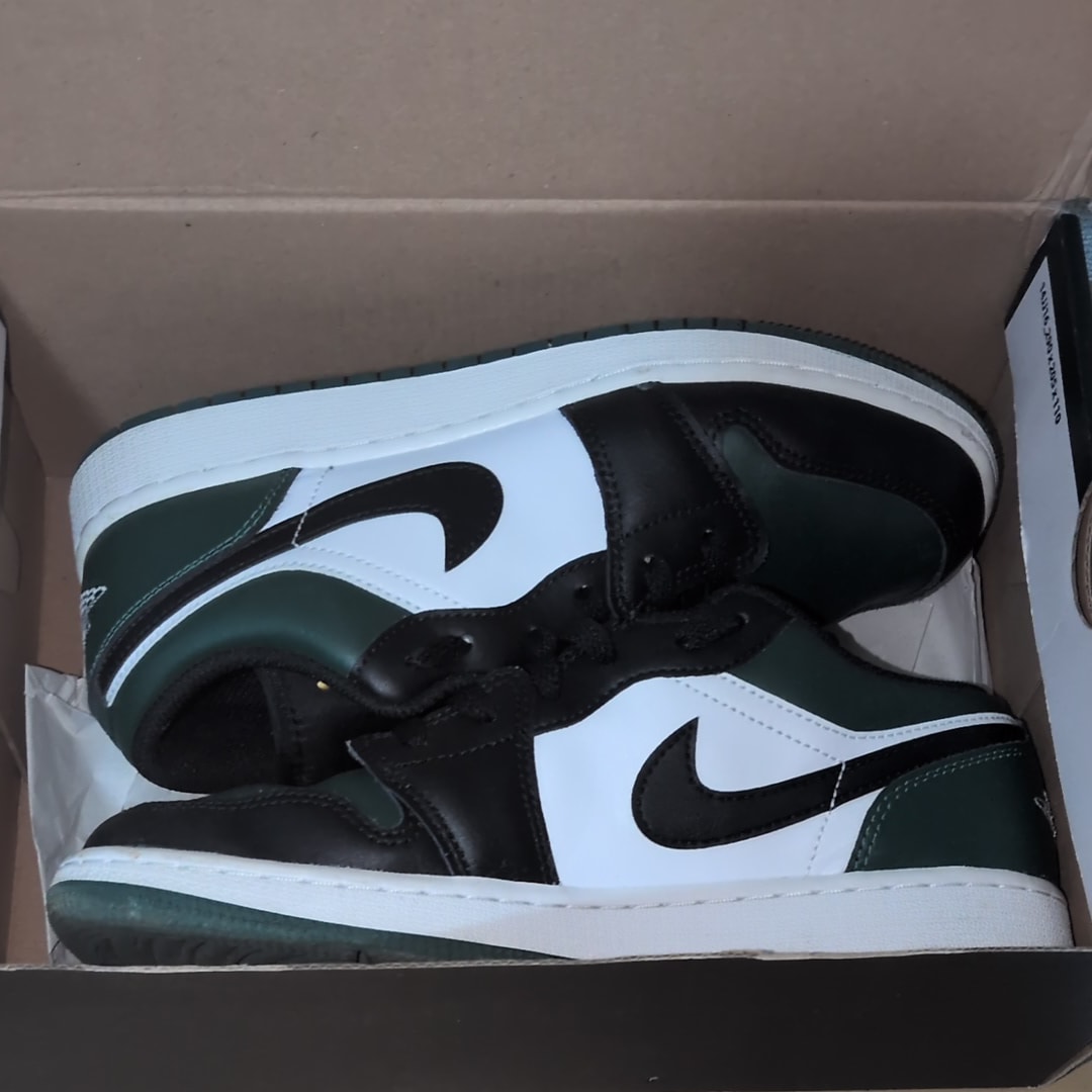 Nike GS Air Jordan 1 Low "Green Toe"