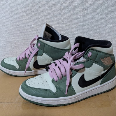 Nike Women's Air Jordan 1 Mid SE "Dutch Green"