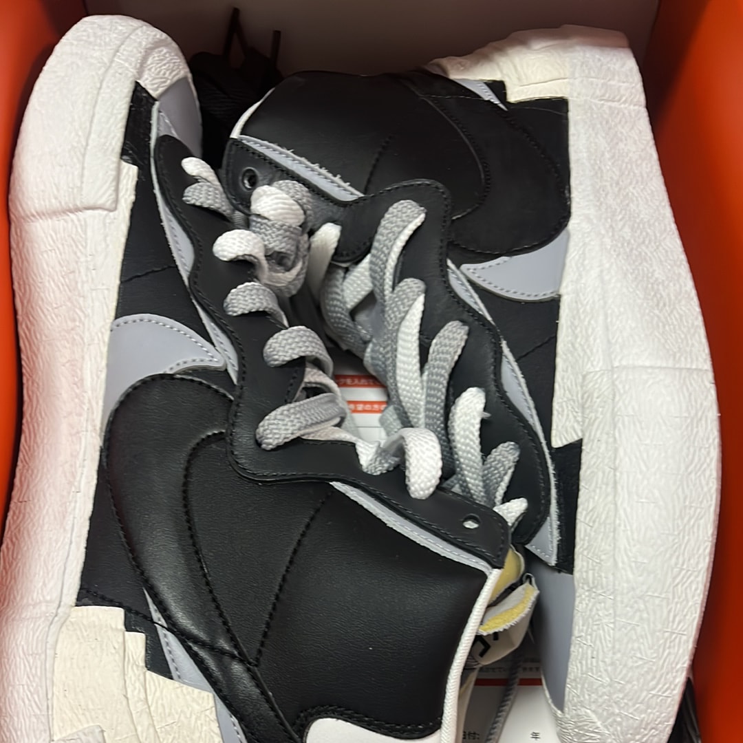 サカイ × ナイキ ブレーザーミッド "ブラック/ウルフグレー/ホワイト"