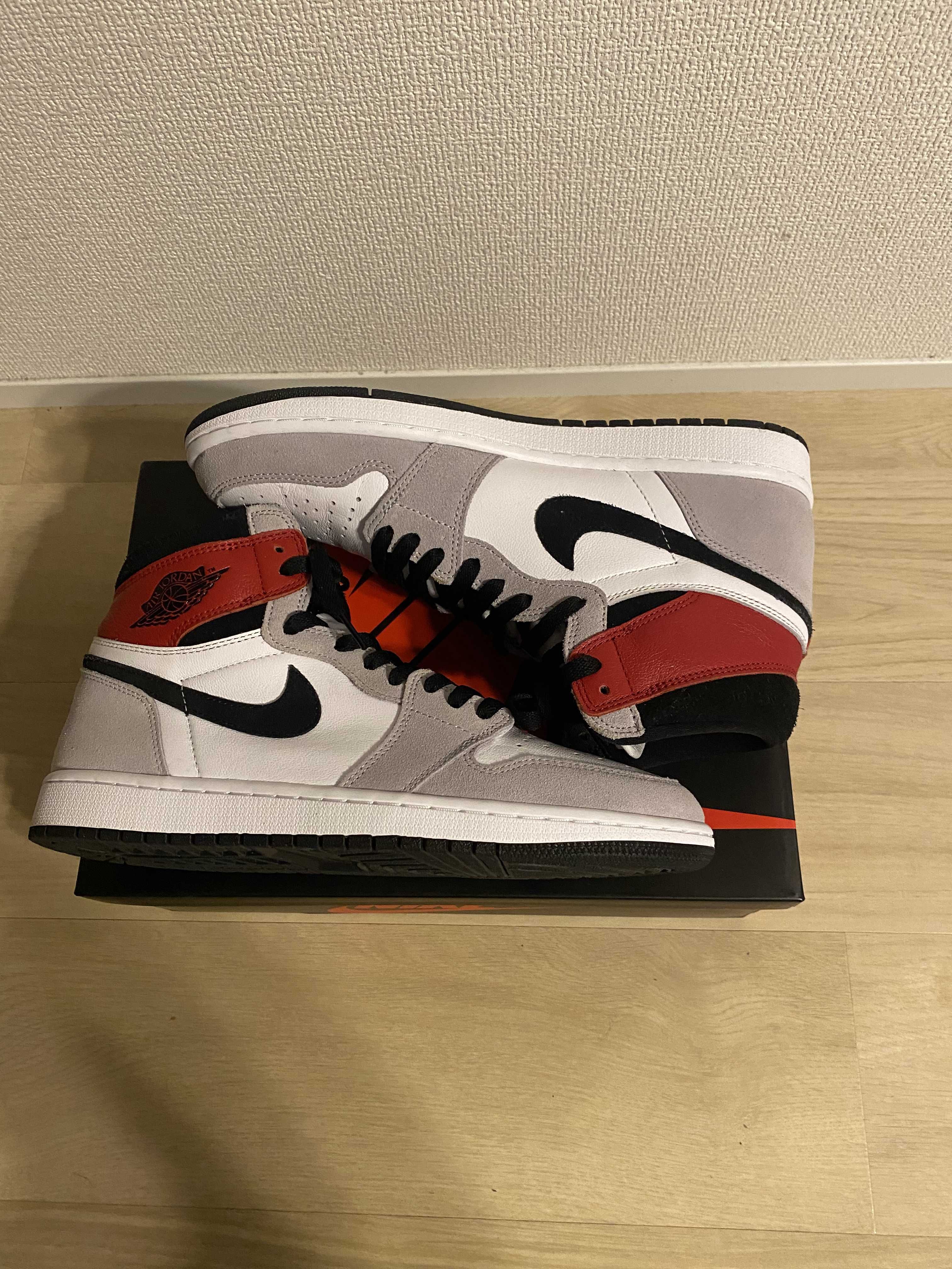 Nike Air Jordan 1 High OG "White/Black/Light Smoke Grey"