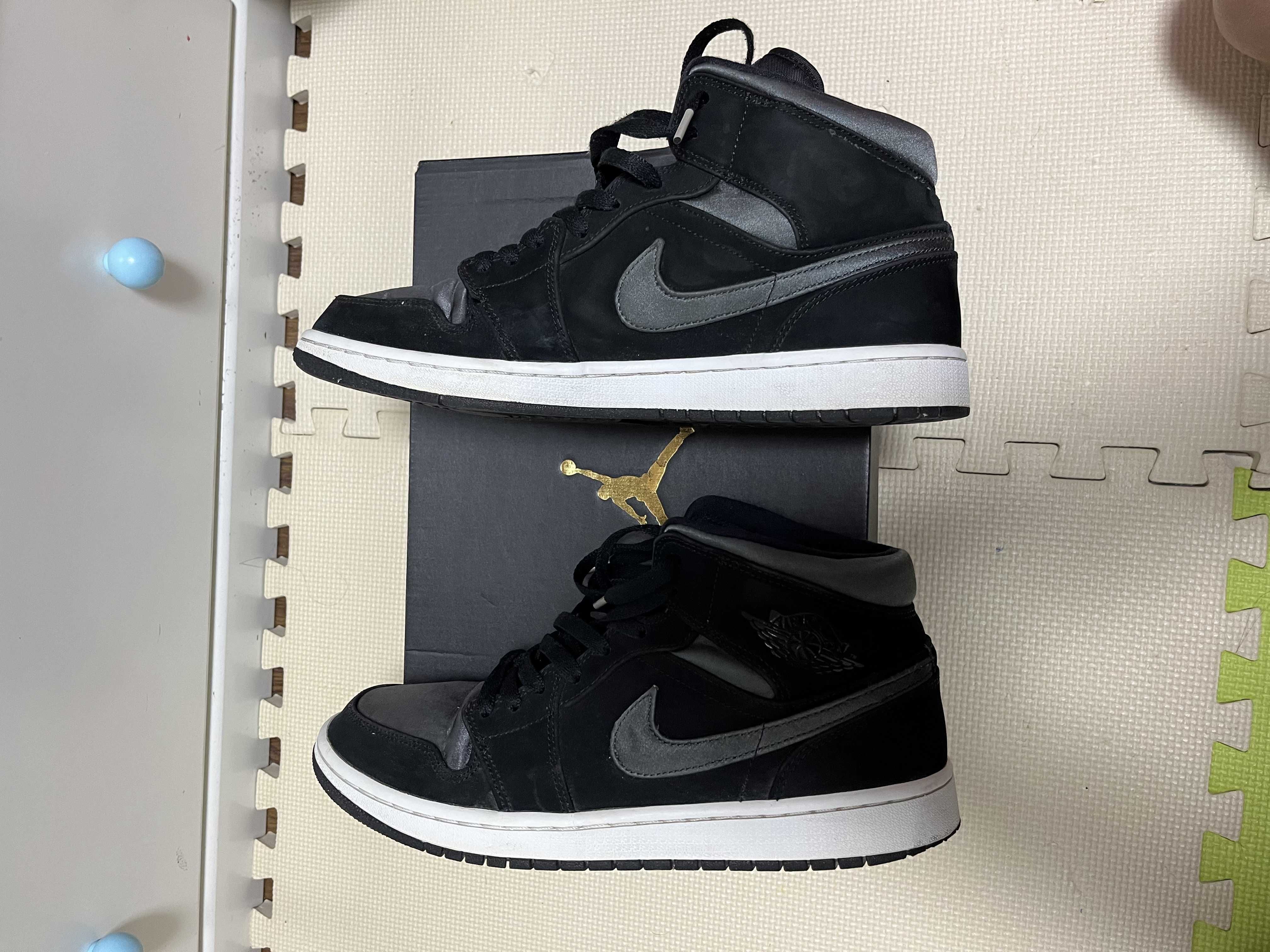 Nike Air Jordan 1 Mid "Nylon Black Anthracite"