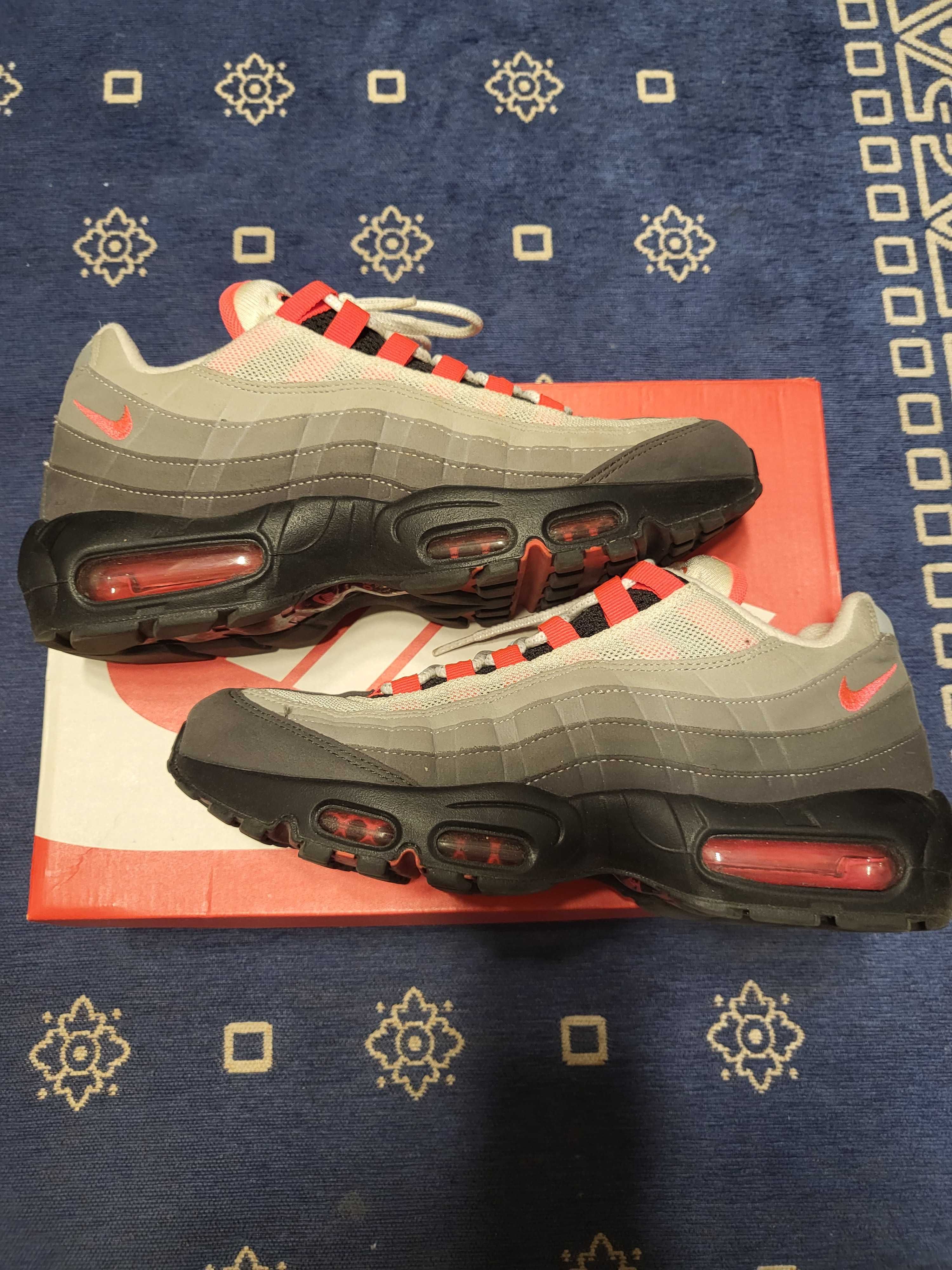 Nike Air Max 95 "White/Solar Red"