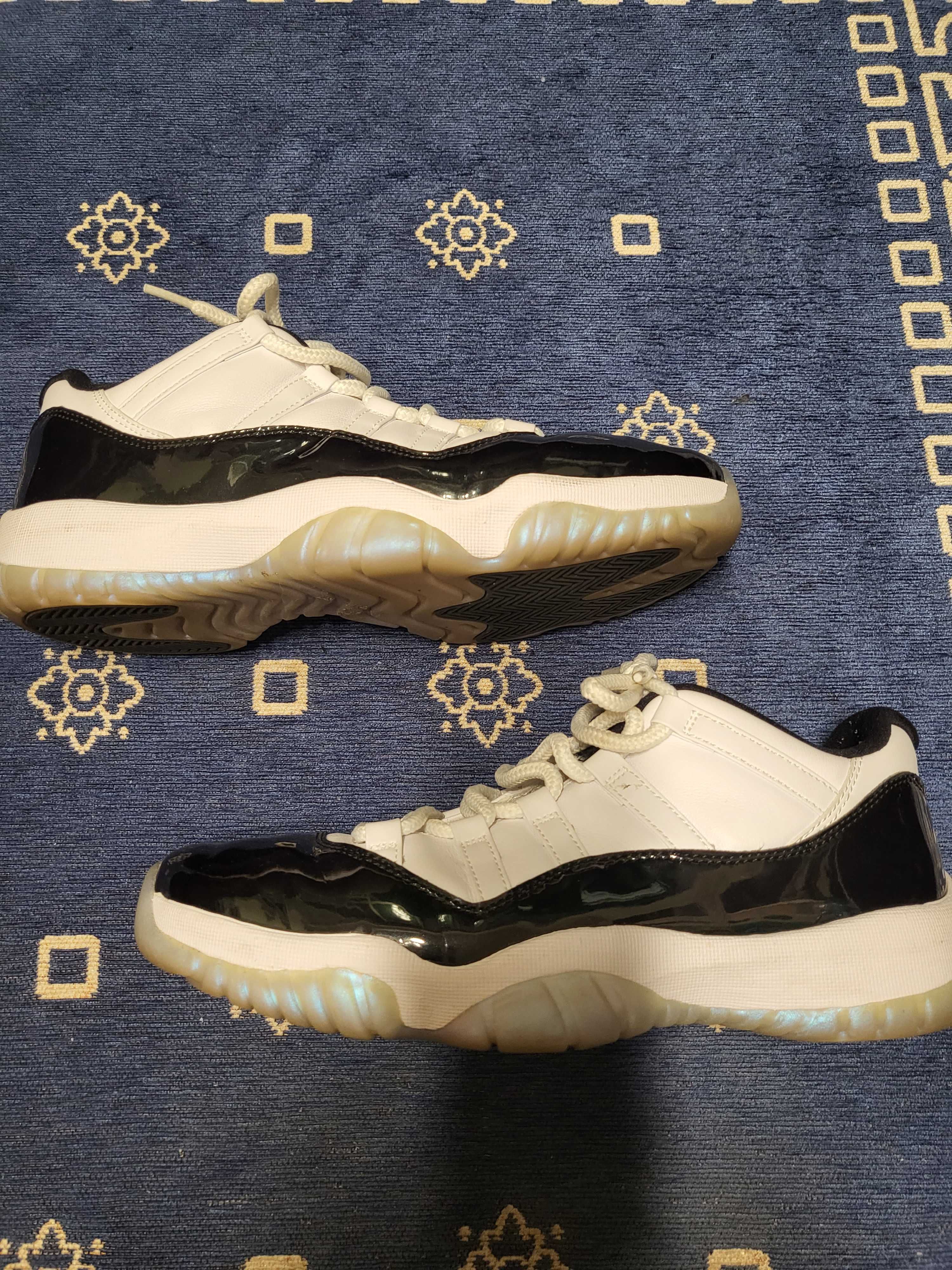 NIKE AIR JORDAN 11 LOW EASTER
