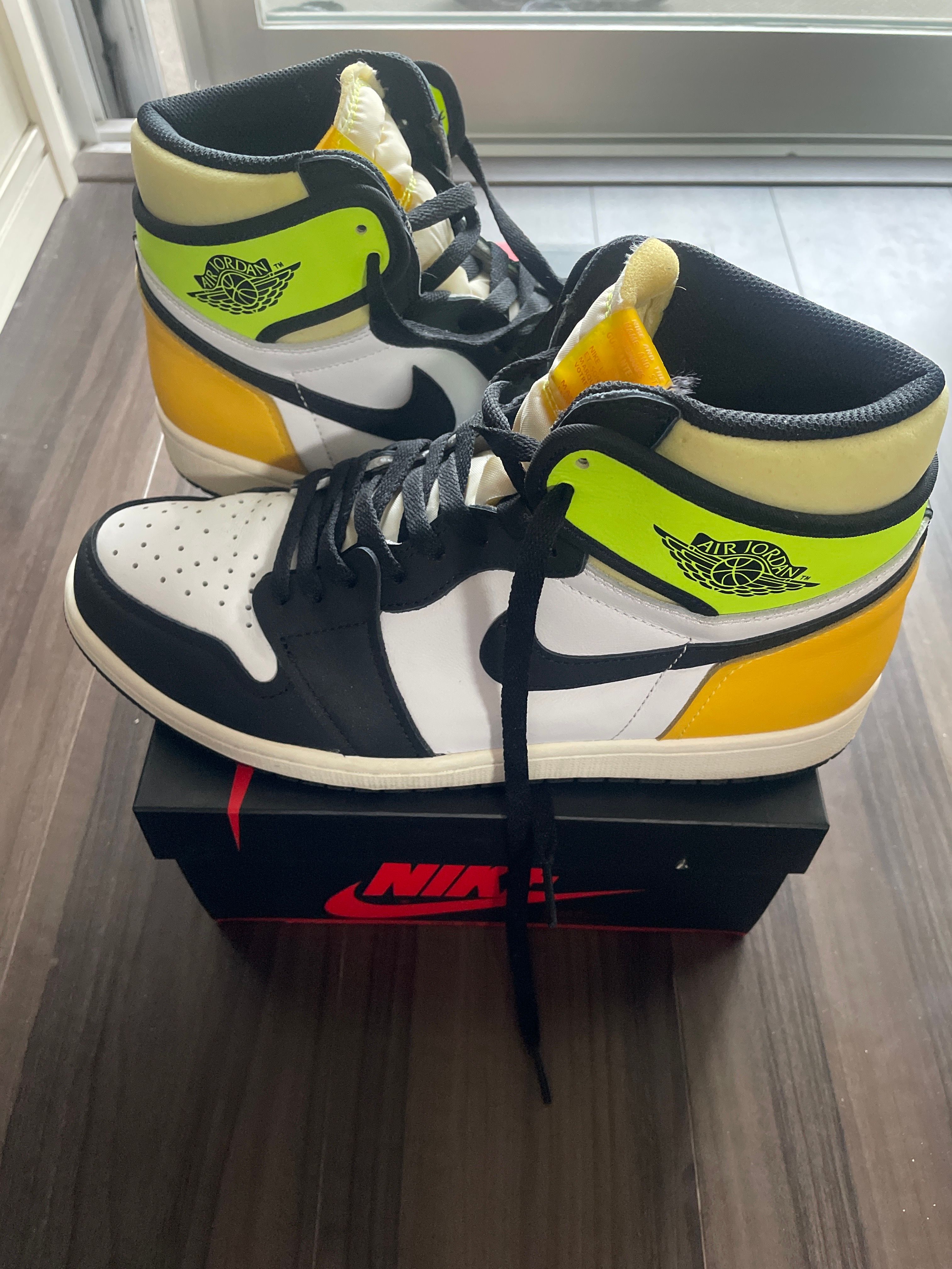 Nike Air Jordan 1 High OG "Volt Gold"