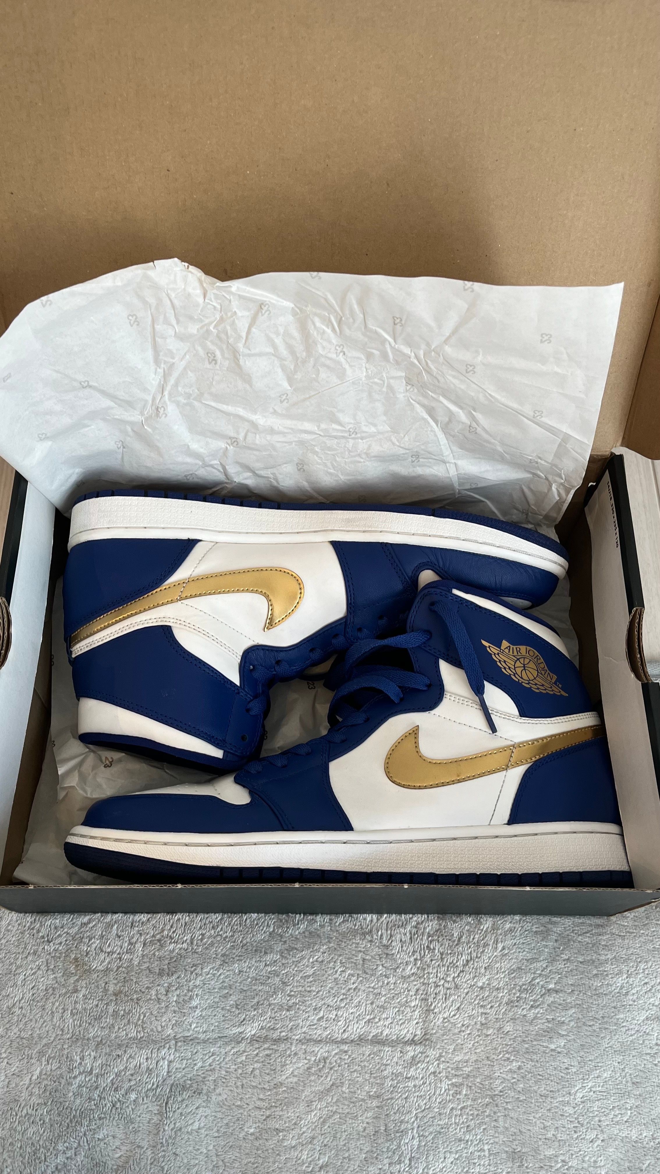 Nike Air Jordan 1 Retro High "Gold Medal"