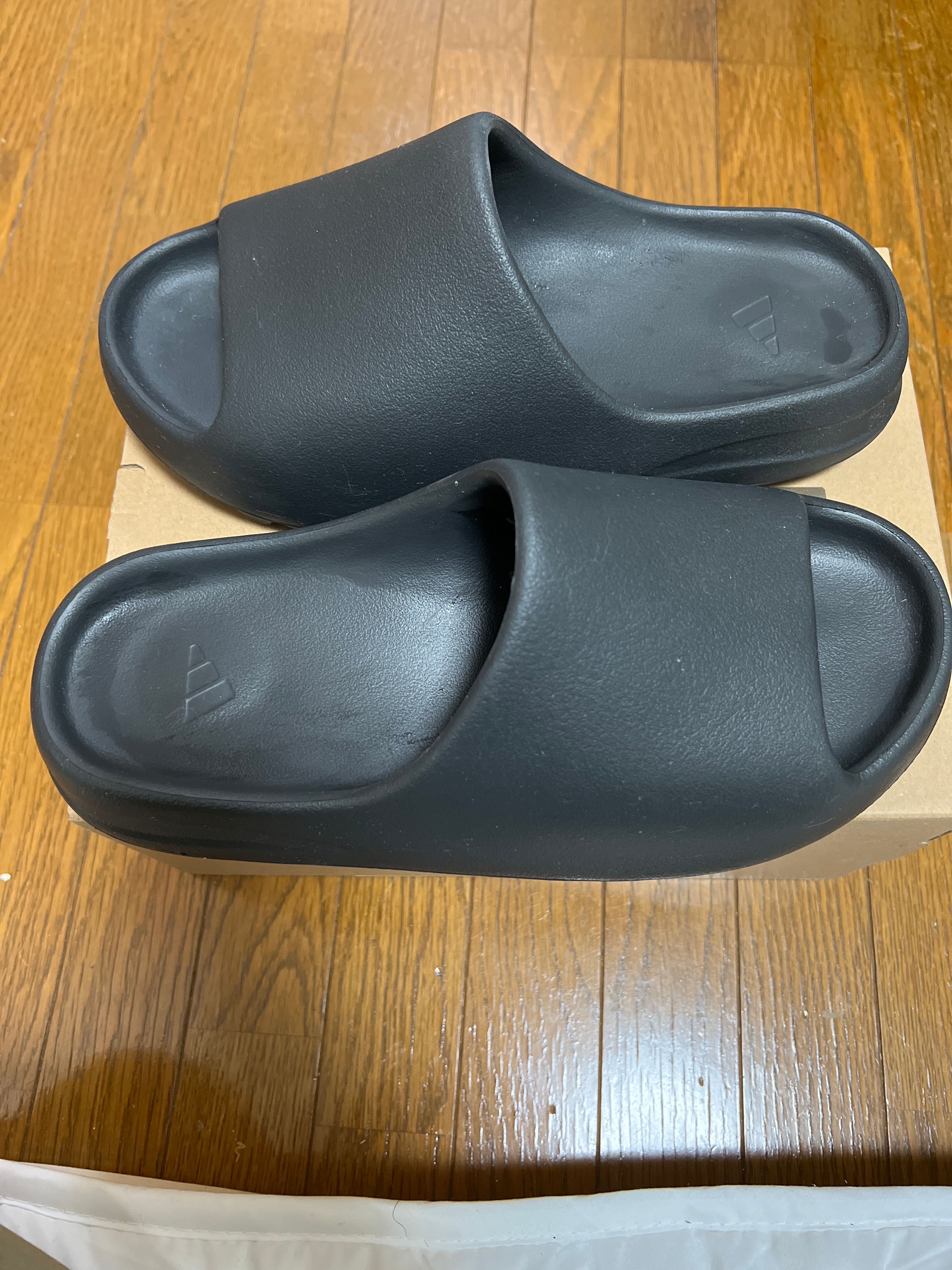 adidas YEEZY Slide "Onyx"