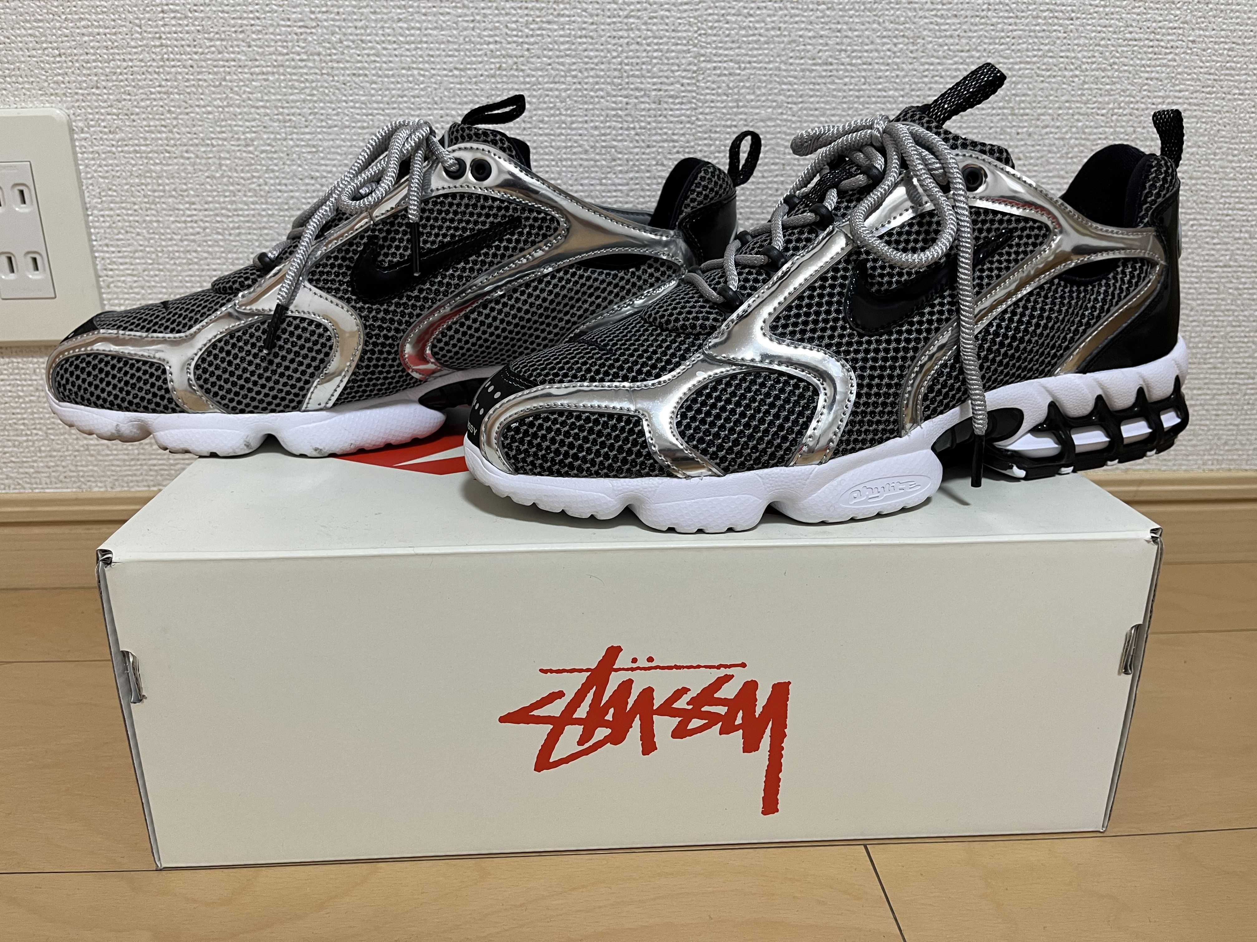 STUSSY × NIKE AIR ZOOM SPIRIDON CAGED "PURE PLATINUM/BLACK-WHITE"
