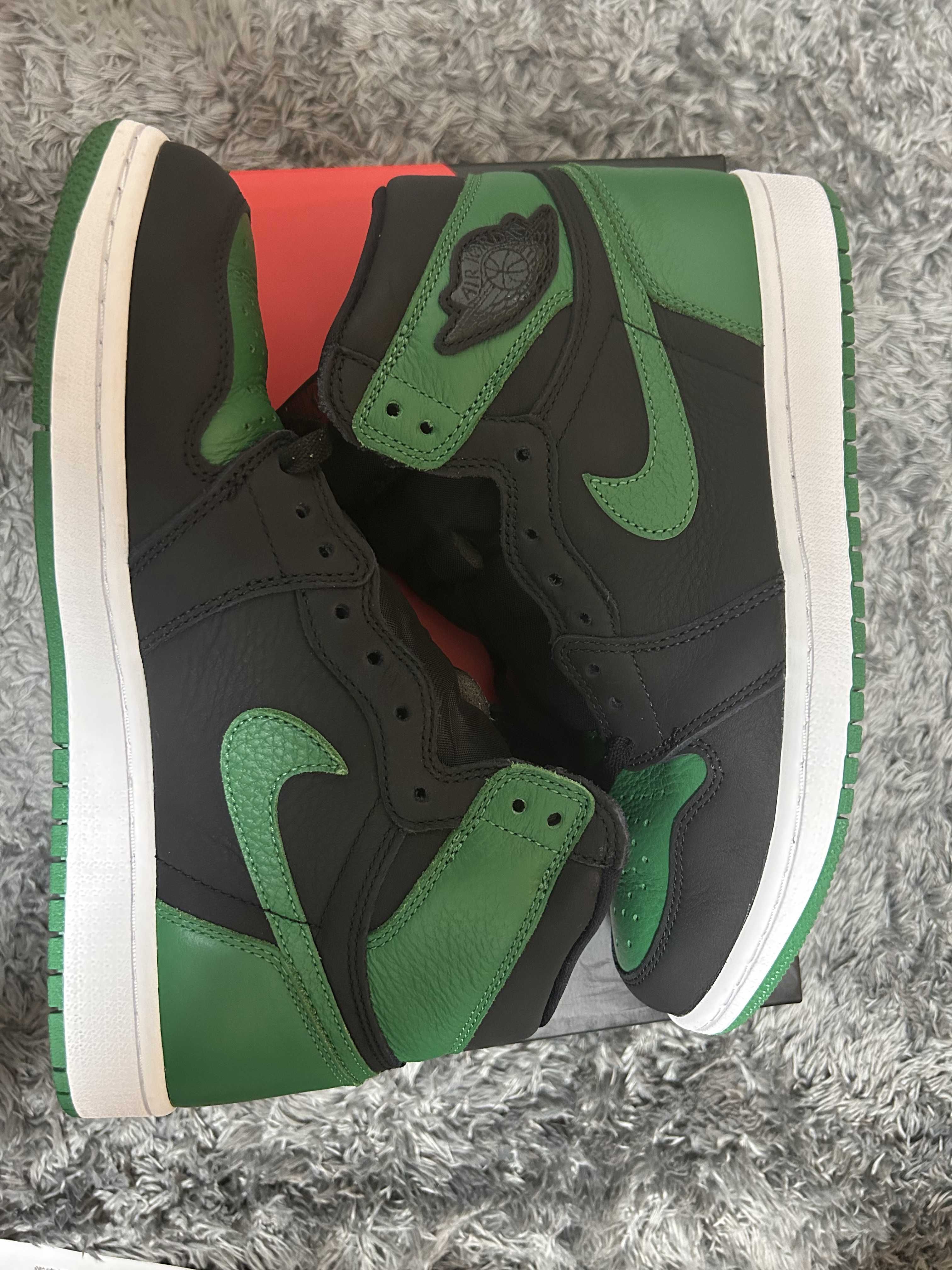 Nike Air Jordan 1 Retro High OG "Black/Pine Green" (2020)