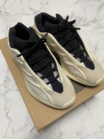 adidas YEEZY 700V3 "Azael"