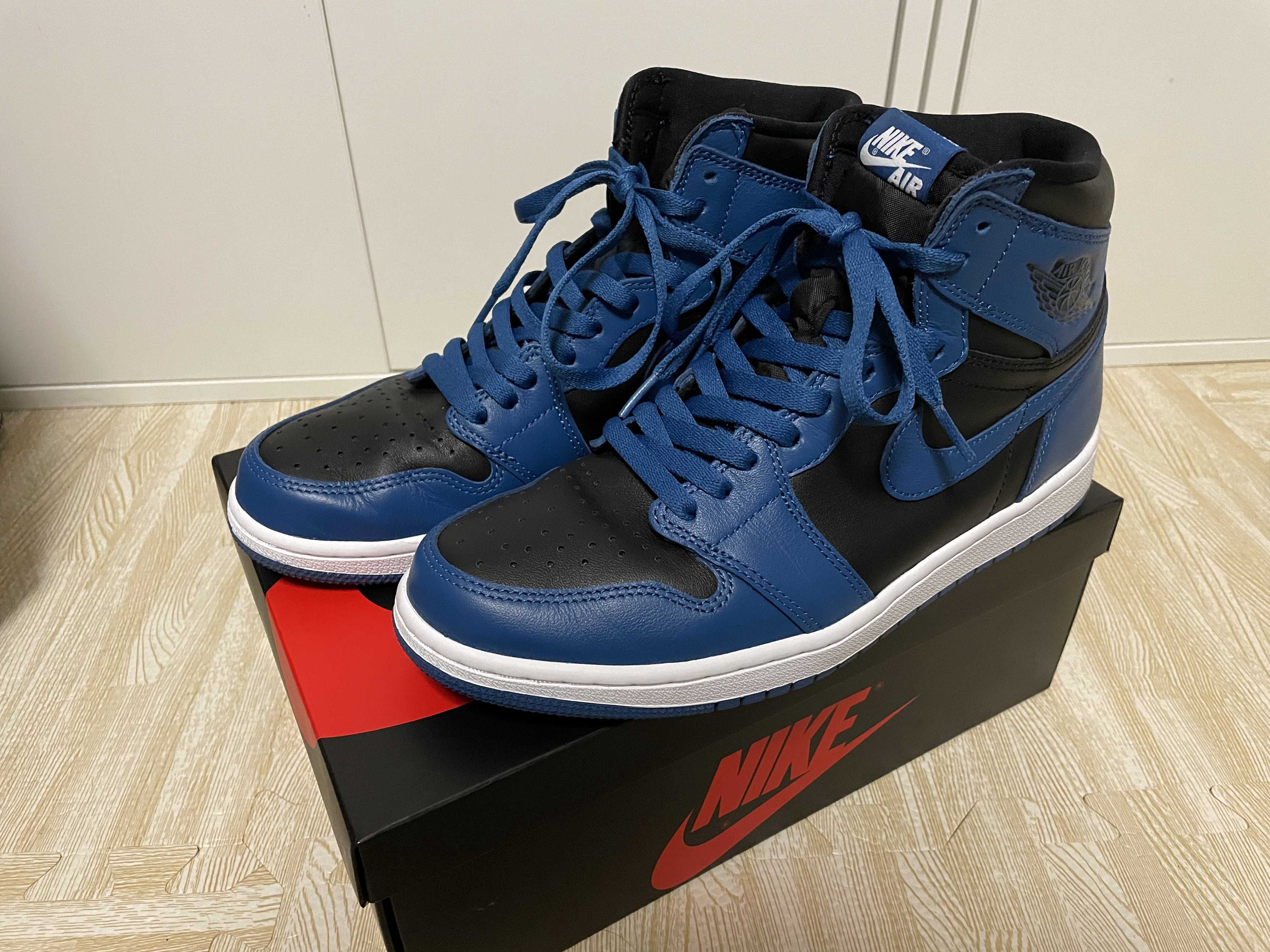 Nike Air Jordan 1 Retro High OG "Dark Marina Blue"