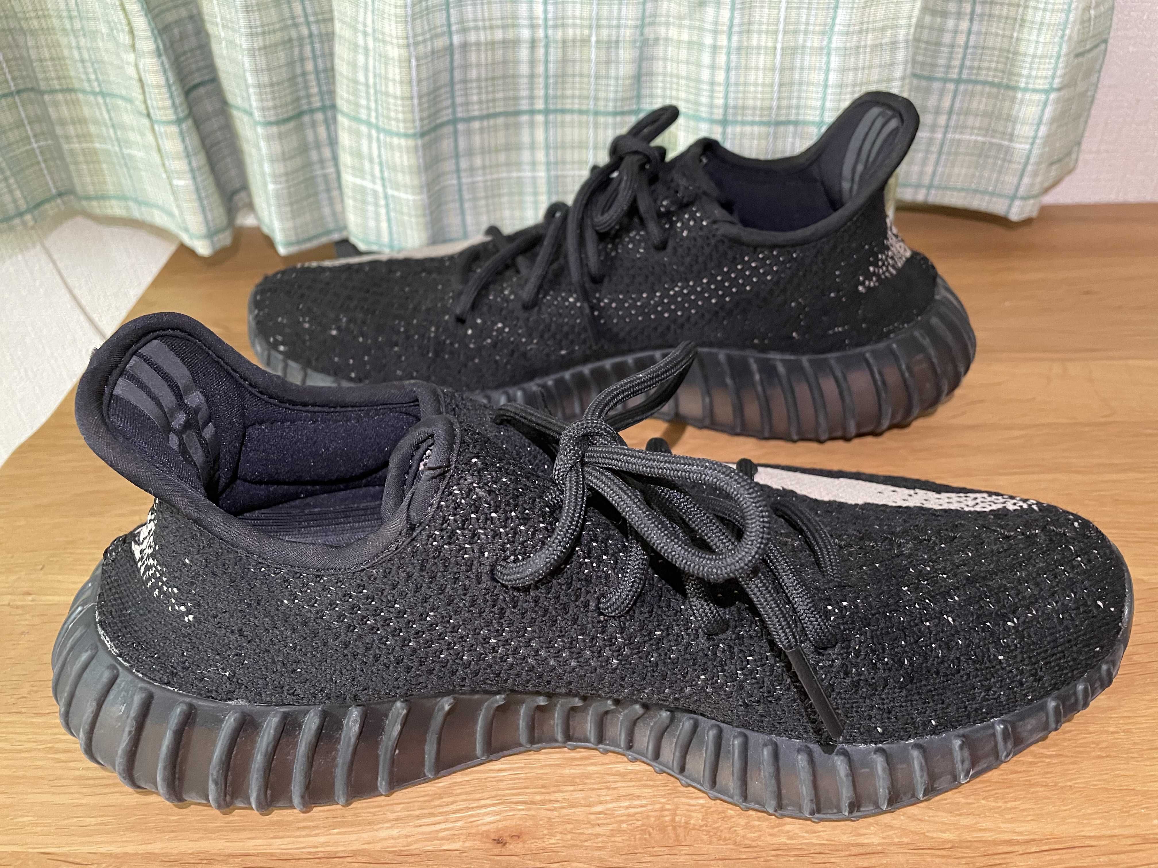 adidas YEEZY Boost 350 V2 "Oreo"