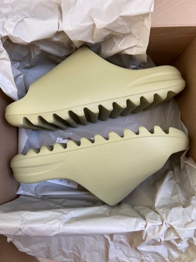 adidas YEEZY Slide "Resin" (FZ5904)