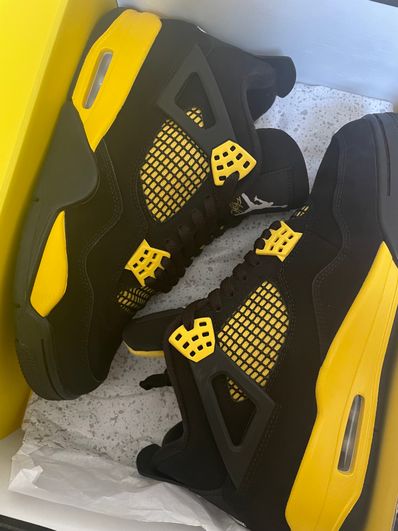 Nike Air Jordan 4 Retro "Thunder"(2023)