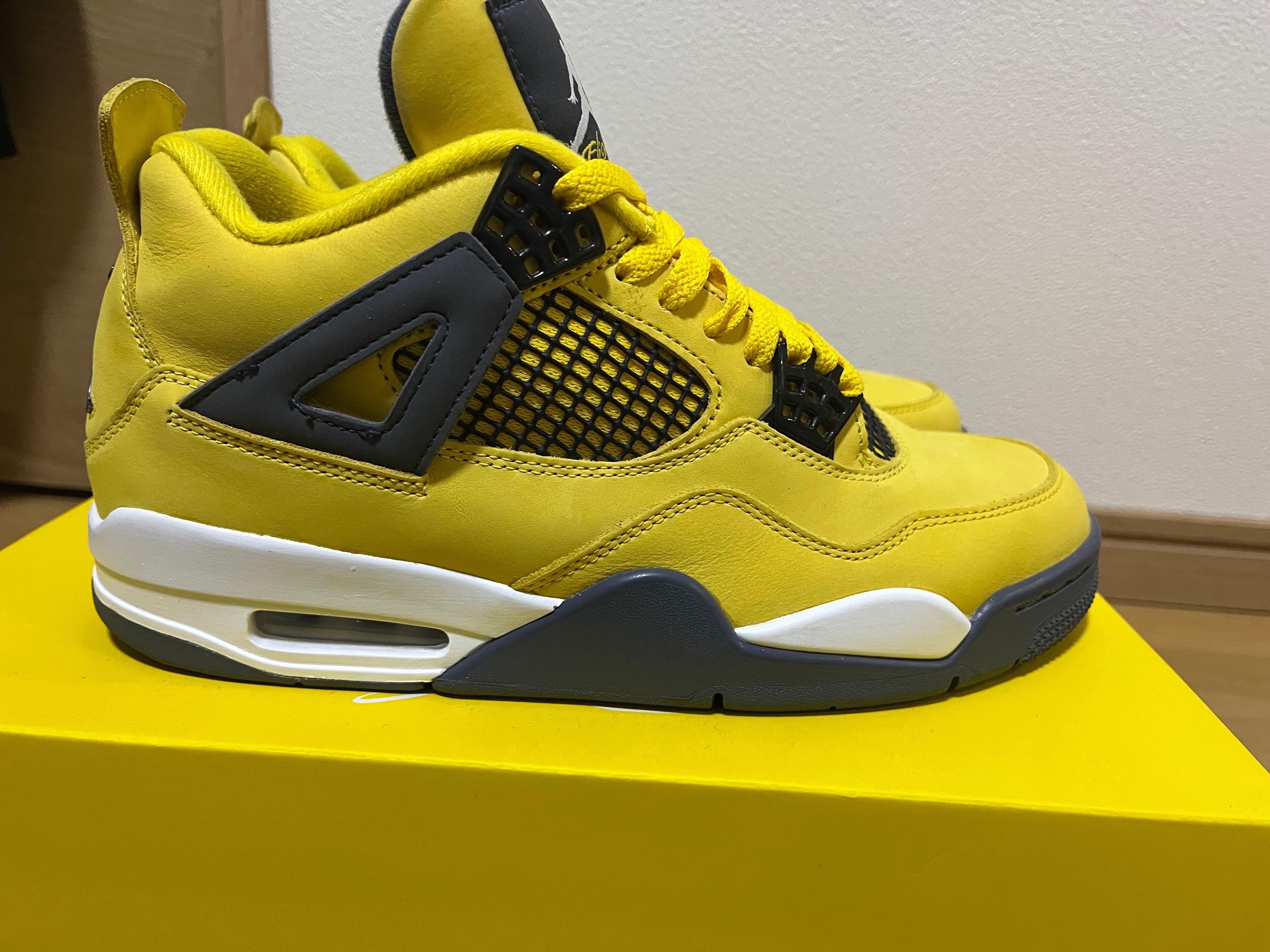 Nike Air Jordan 4 "Tour Yellow"